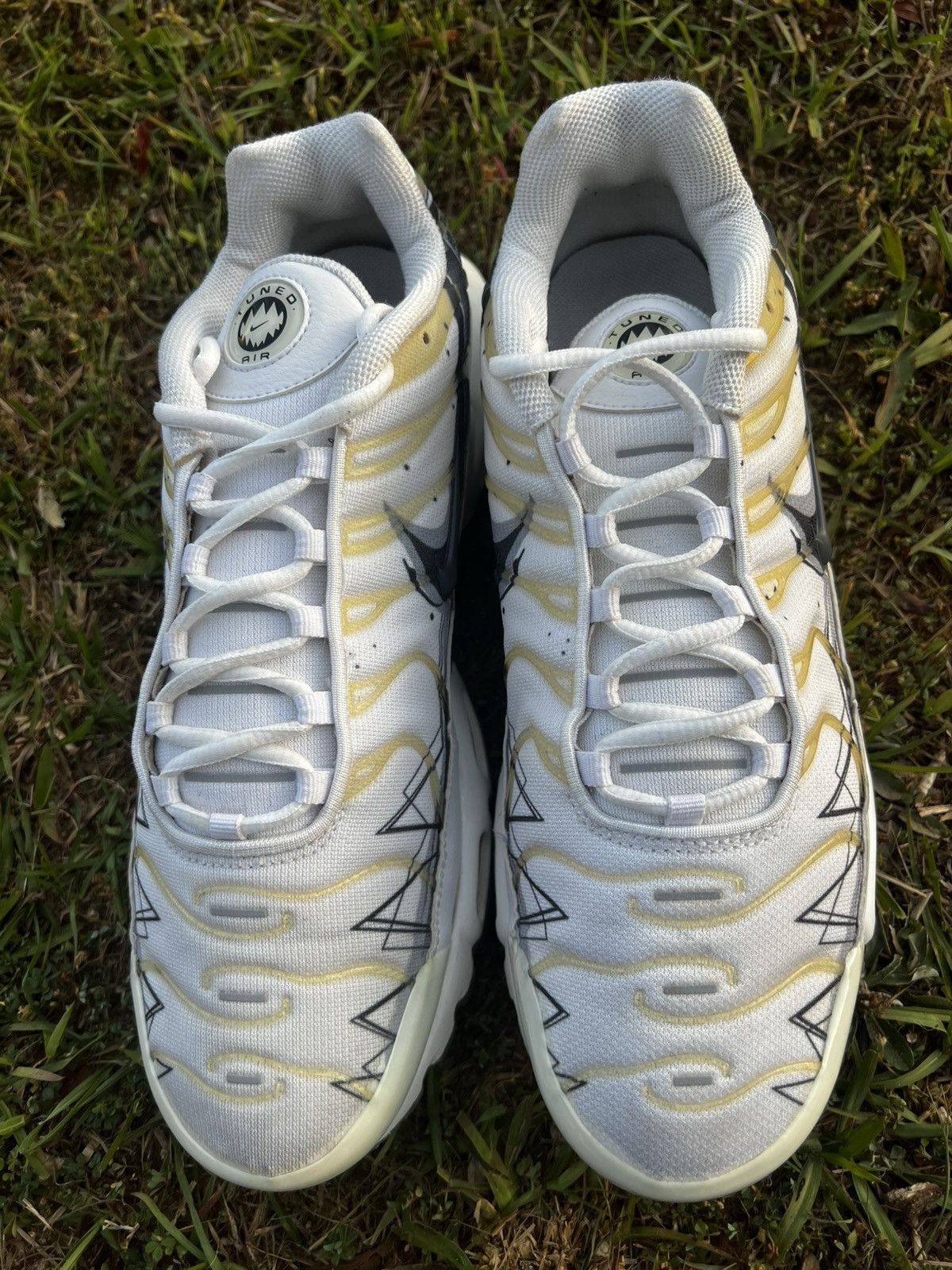 Nike CLEAN Nike Air Max Plus size 12 Mens La Requin White shoes Size US 12 / EU 45 - 4 Thumbnail