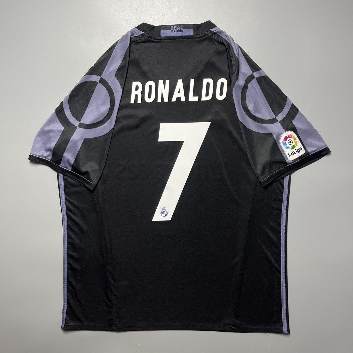 Vintage REAL MADRID ADIDAS 2016/2017 SOCCER THIRD JERSEY #7 RONALDO Size US XL / EU 56 / 4 - 1 Thumbnail