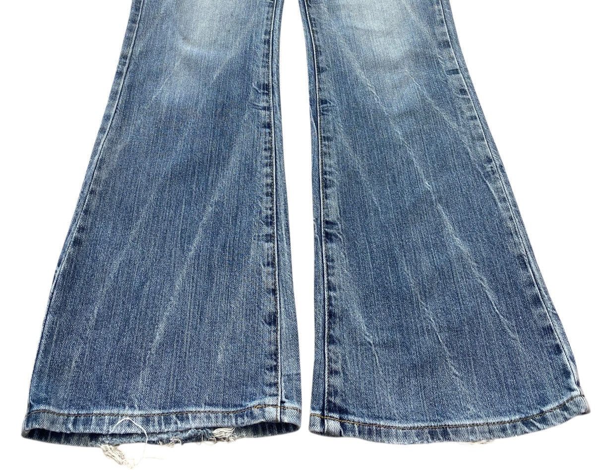 Japanese Brand Japanese Brand Light Wash Style Flare Jeans Size US 32 / EU 48 - 5 Thumbnail