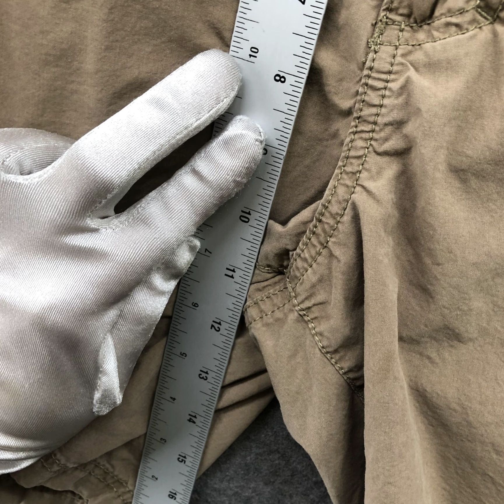 Vintage Columbia Cargo Shorts Mens 40x8 Tan Khaki Lightweight Outdoors Hiking Utility Shorts Size US 40 / EU 56 - 6 Thumbnail