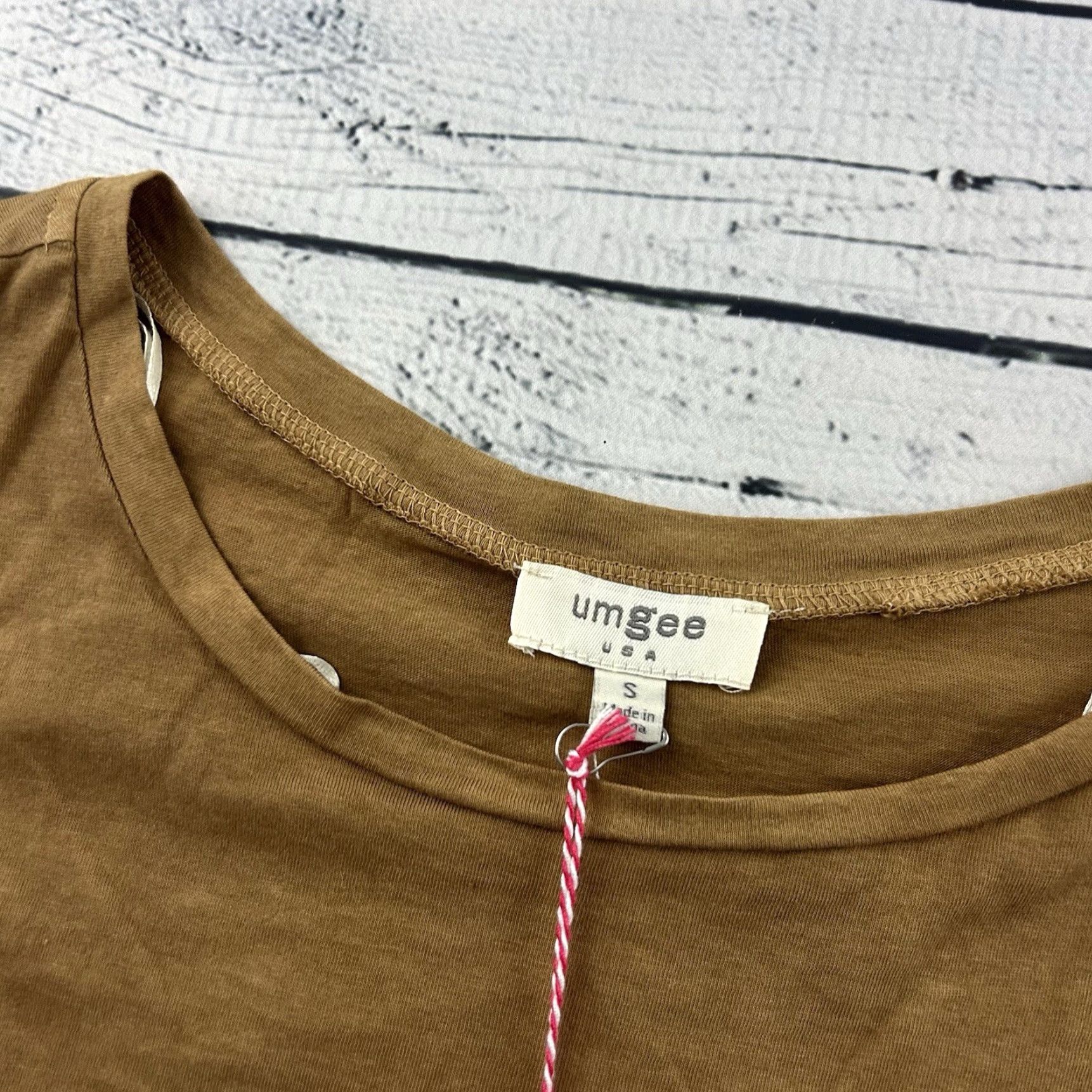 Vintage UMGEE Long Sleeve Two Tone Knotted Front Top Women's Small Brown Tan Shirt Blouse Womens S Brown Two Tone Knotted Front Top Size S / US 4 / IT 40 - 2 Thumbnail