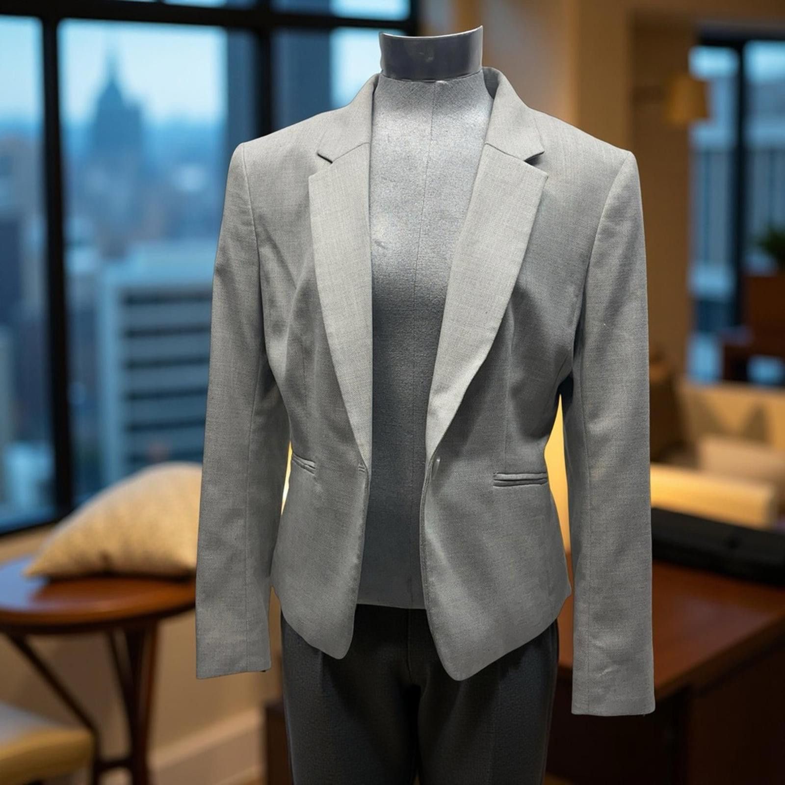 H&M Classic Gray H&M Woman's Blazer - size 8P Size M / US 6-8 / IT 42-44 - 1 Thumbnail
