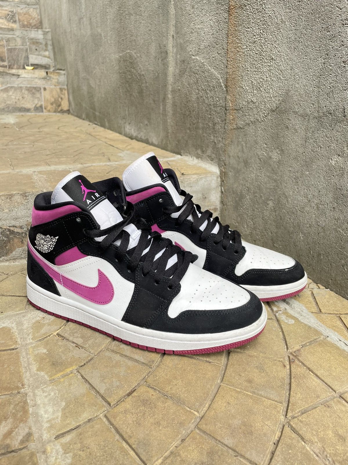 Nike Air Jordan 1 Mid Cactus Flower 2020 Magenta Size 9.5