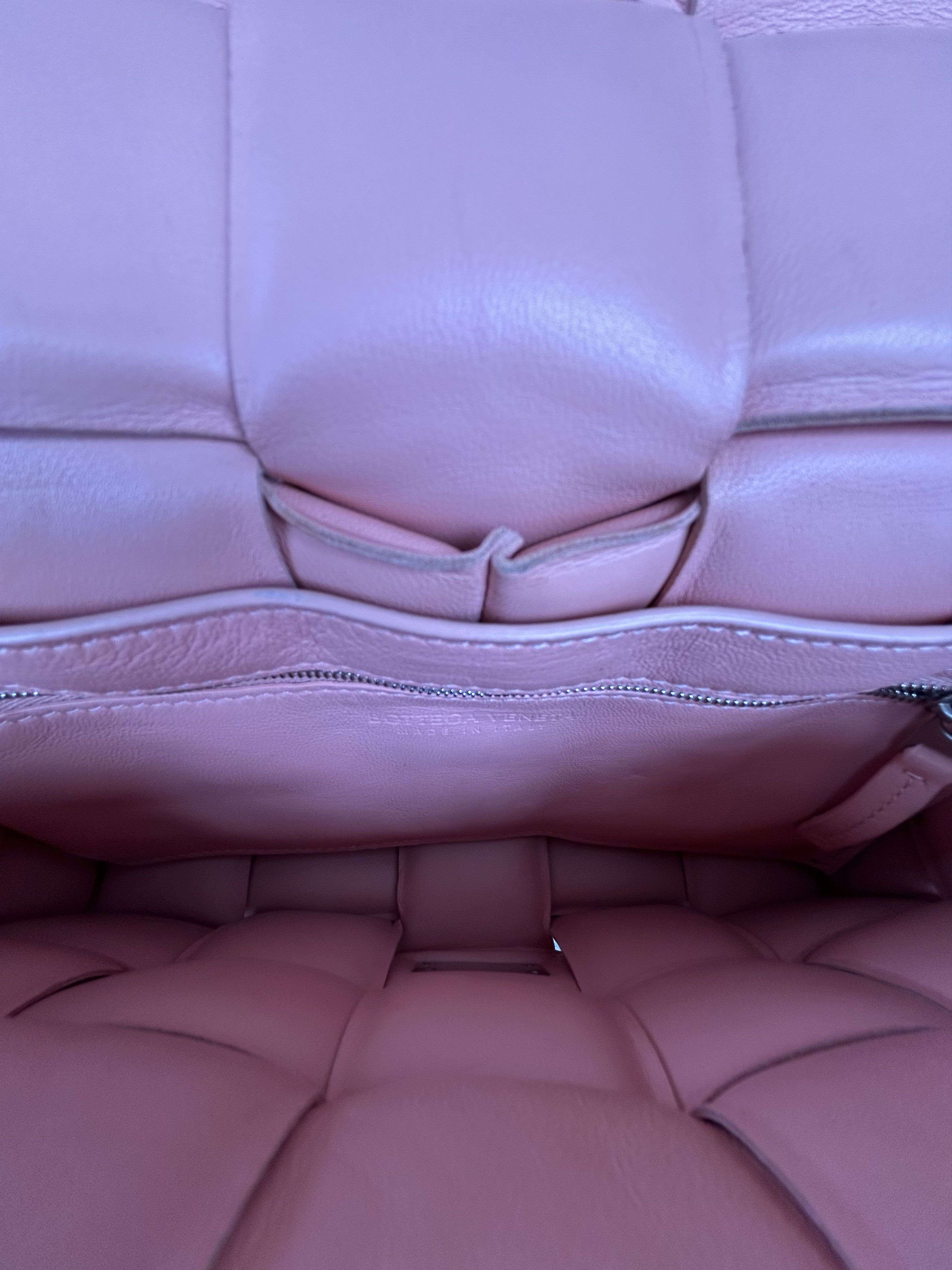 Bottega Veneta Bottega Veneta Pink Intreccio Padded Cassette Bag Size ONE SIZE - 7 Thumbnail