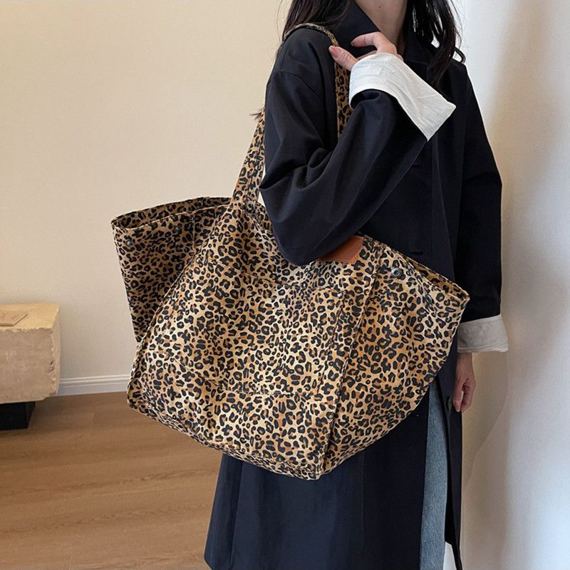 Japanese Brand 90s aesthetic leopard tote bag shoulder bag Size ONE SIZE - 4 Thumbnail