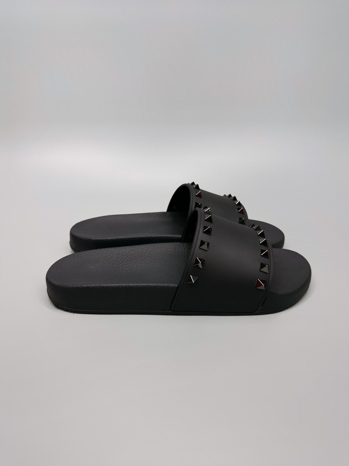 Valentino Valentino Garavani Rockstud Slide Sandals Size US 7 / EU 40 - 2 Thumbnail