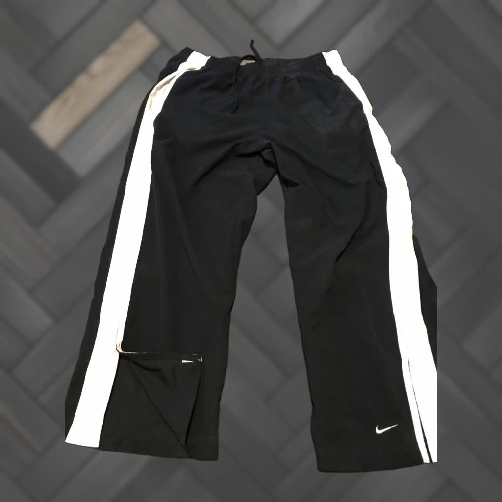 Nike Nike Track Pants Women's L Black Straight Leg Athletic Training Pants Size 36" / US 14 / IT 50 - 1 Thumbnail