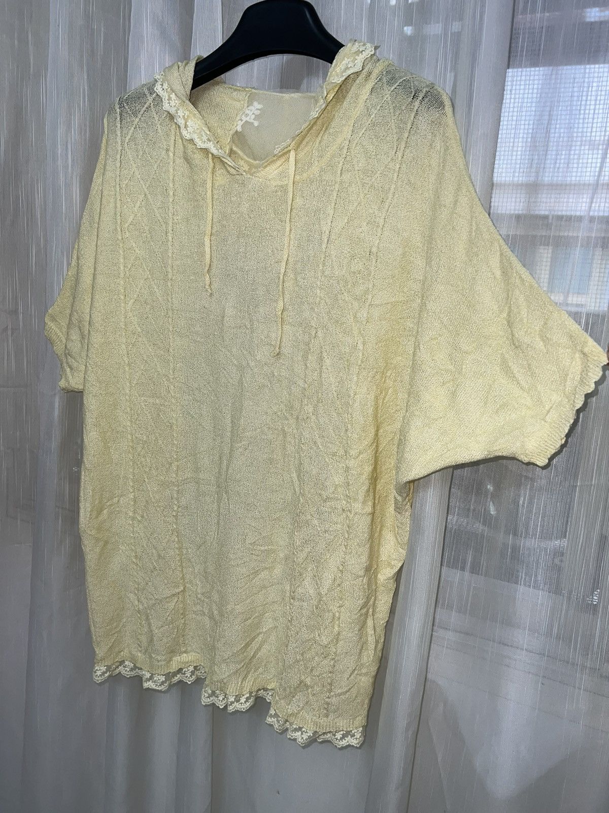 LIZ LISA Axes Femme pastel yellow knit poncho hoodie 🧝🏻‍♀️ Size ONE SIZE - 16 Thumbnail