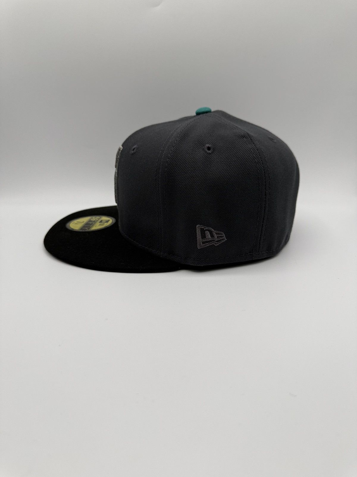 New Era Seattle Mariners New Era 59FIFTY Fitted – Size 7 1/8 Size ONE SIZE - 5 Thumbnail