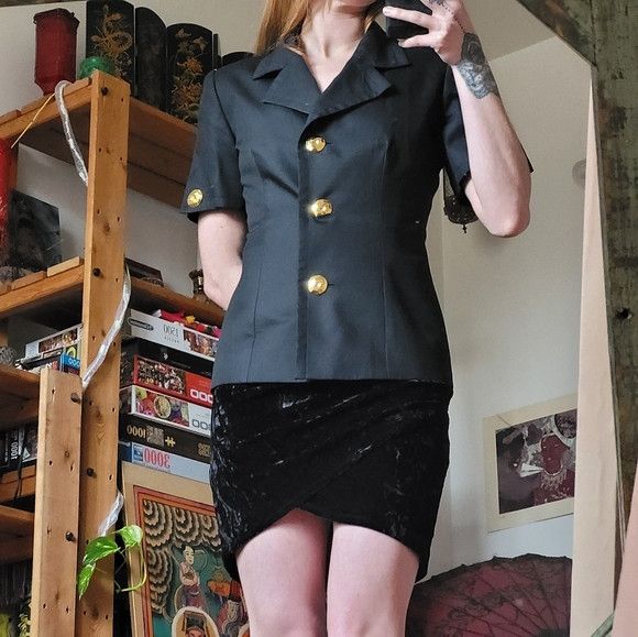 Givenchy Givenchy vintage short blazer golden buttons Size S / US 4 / IT 40 - 1 Thumbnail