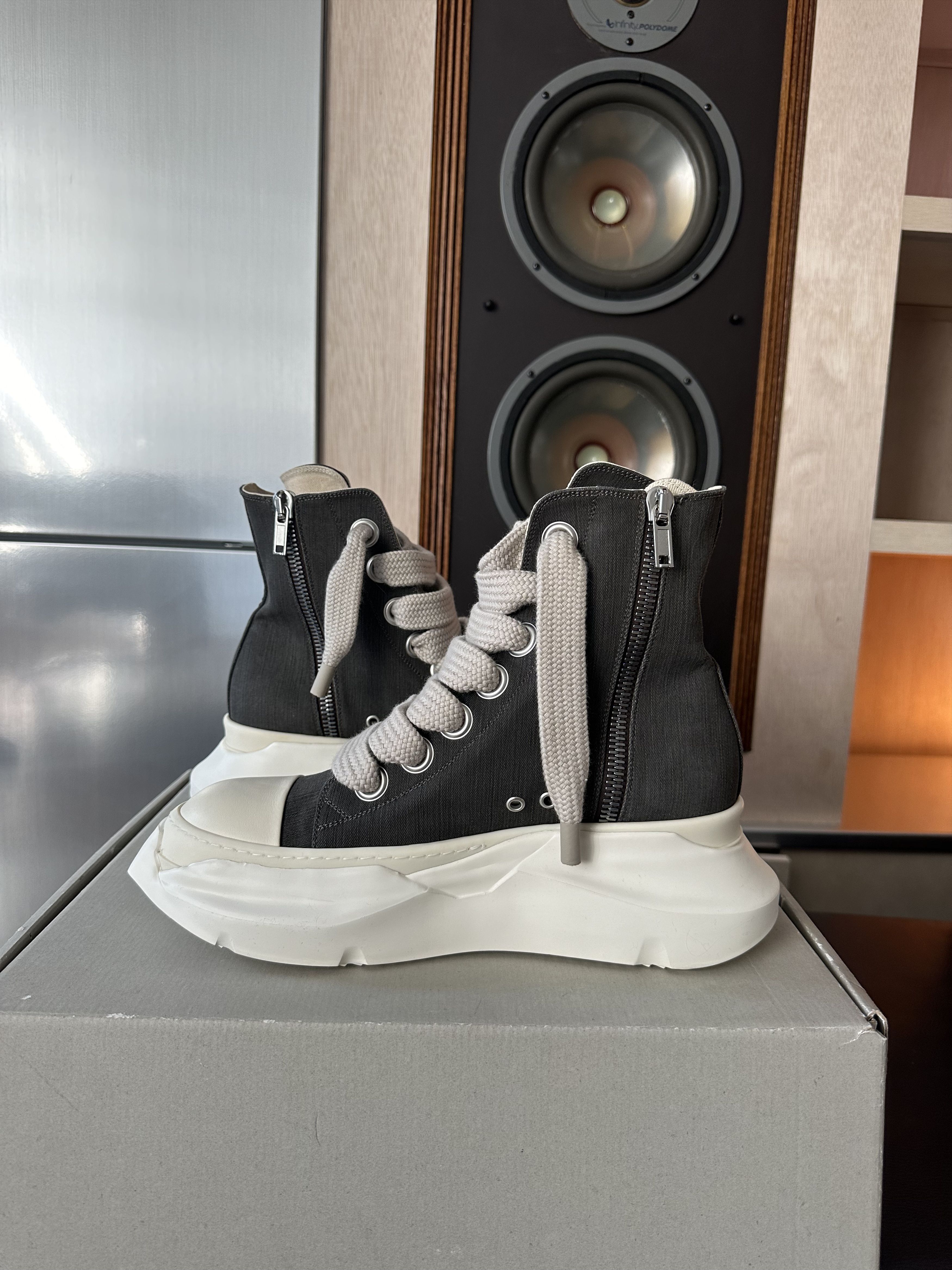 Rick Owens Drkshdw Rick Owens Drkshdw Abstract Jumbo Lace Grey Size 43.5/10.5 Size US 10.5 / EU 43-44 - 3 Thumbnail