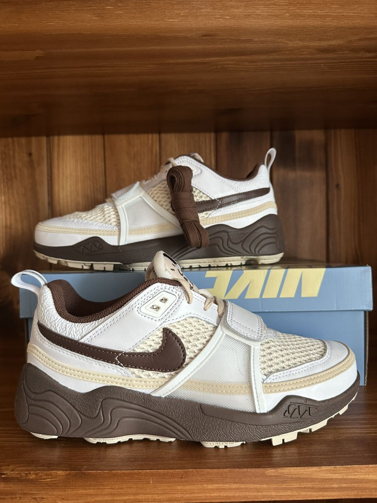 Nike × Travis Scott Nike zoom field jaxx Travis Scott light chocolate Size US 8 / EU 41 - 1 Thumbnail