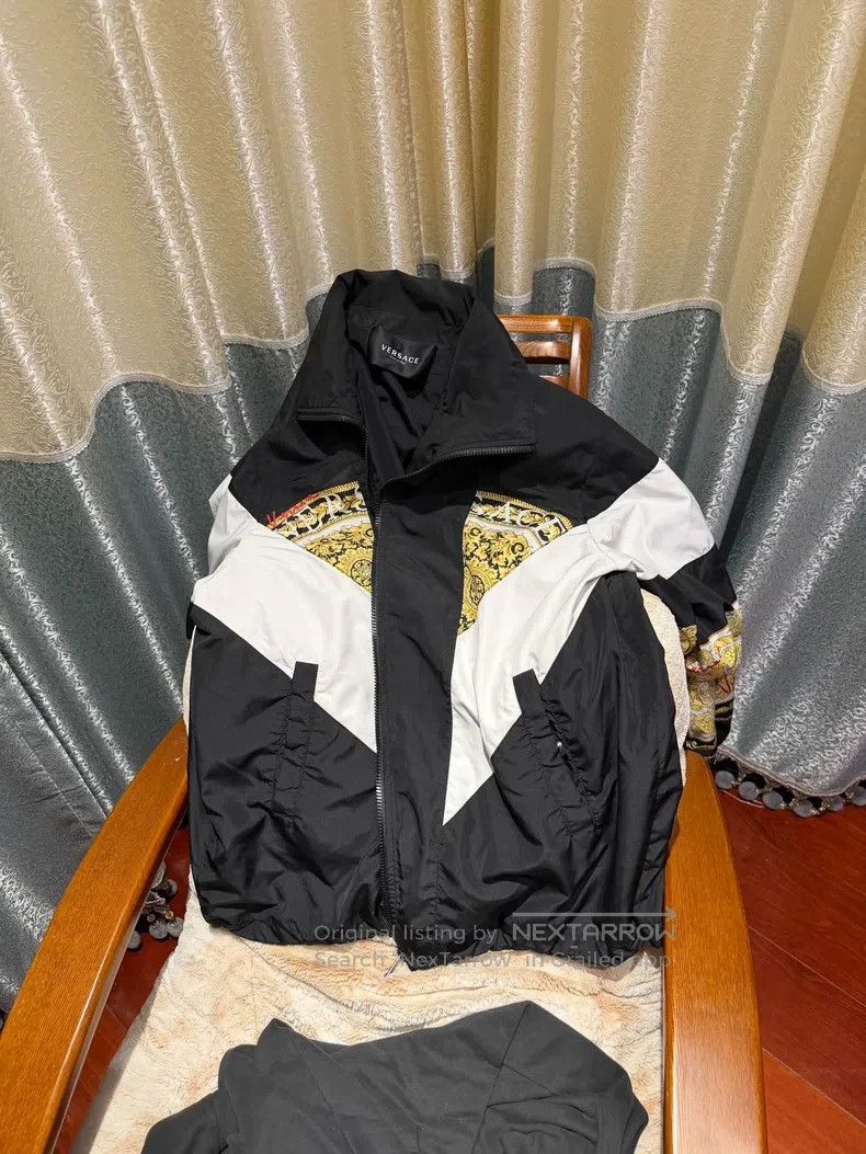 Versace Versace Color-blocked zippered coach jacket jacket Size US S / EU 44-46 / 1 - 1 Thumbnail