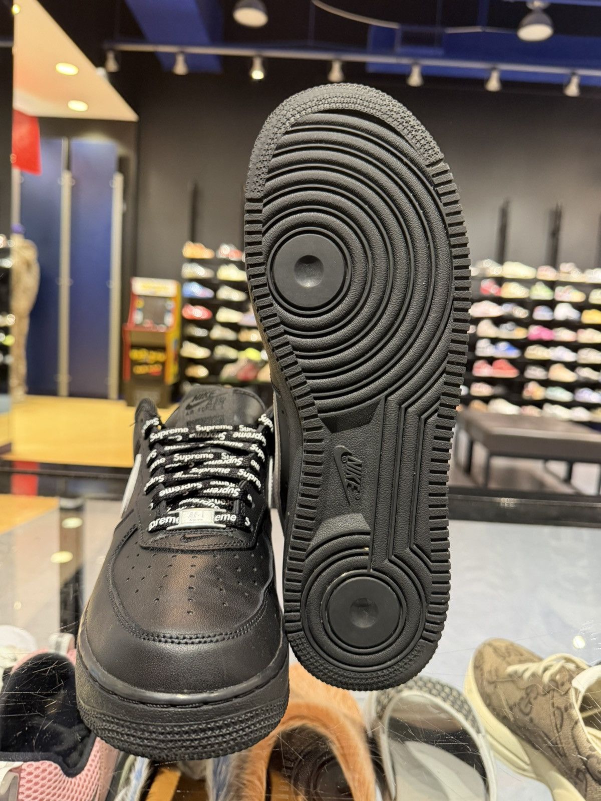 Supreme Size 9.5 - Supreme Air Force Low Black Size US 9.5 / EU 42-43 - 9 Thumbnail