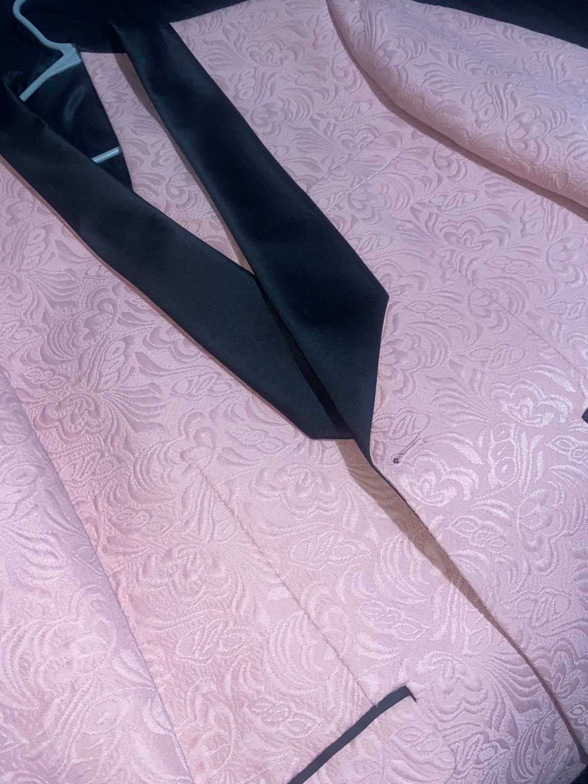 Other Elegant Pink Floral Jacquard Tuxedo Suit Set & Velvet Loafer Size 52R - 2 Thumbnail