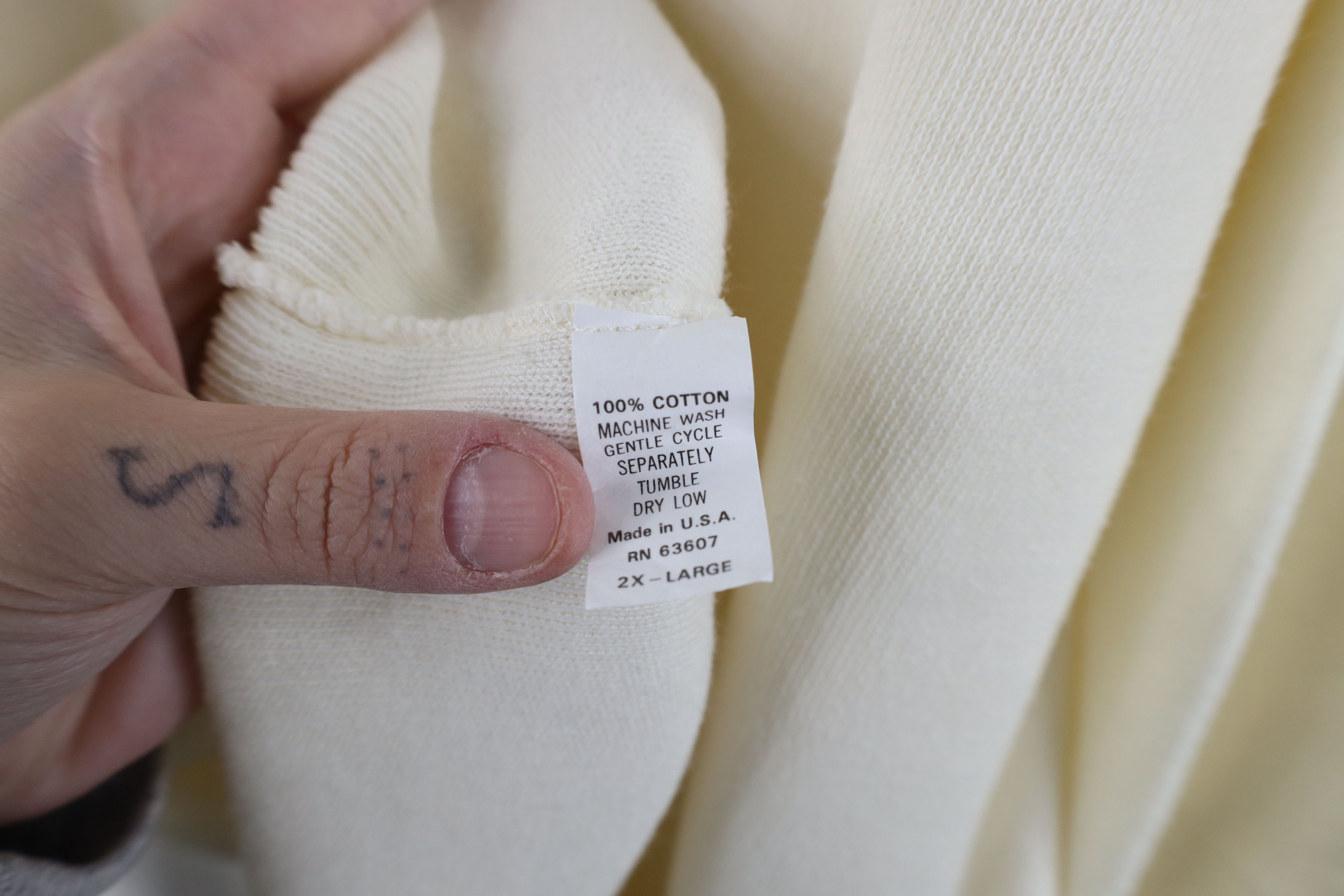 Vintage Vintage 90s Streetwear Lightweight Knit Sweater Cream USA Size XXL / US 16-18 / IT 52-54 - 8 Thumbnail