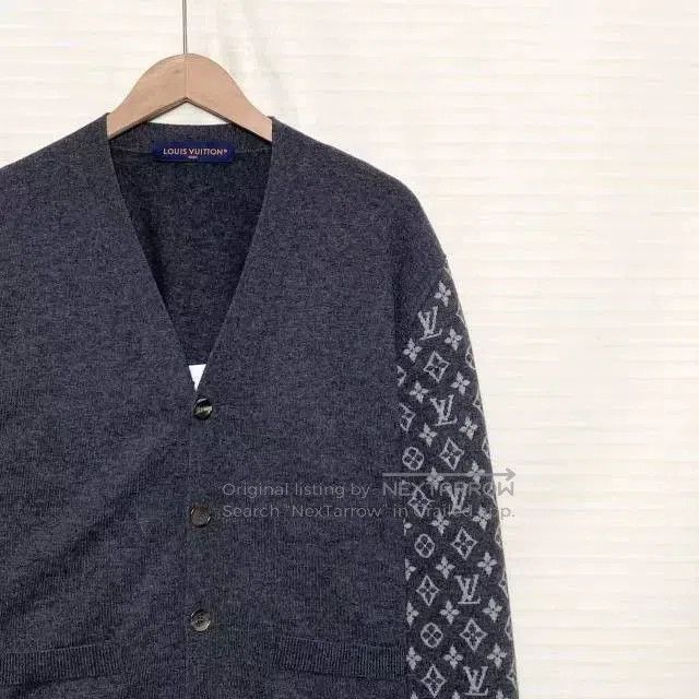 Louis Vuitton Louis Vuitton SS23 Logo V-Neck Knit Sweater. Size US L / EU 52-54 / 3 - 3 Thumbnail