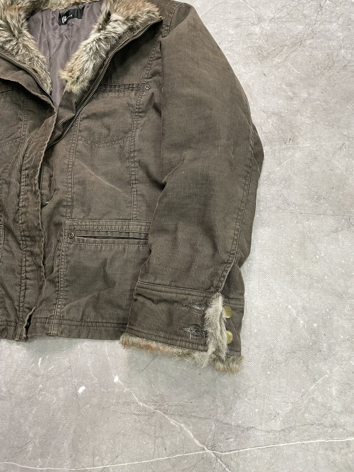If Six Was Nine If six was nine style corduroy fur jacket vintage Y2K style Size US L / EU 52-54 / 3 - 4 Thumbnail