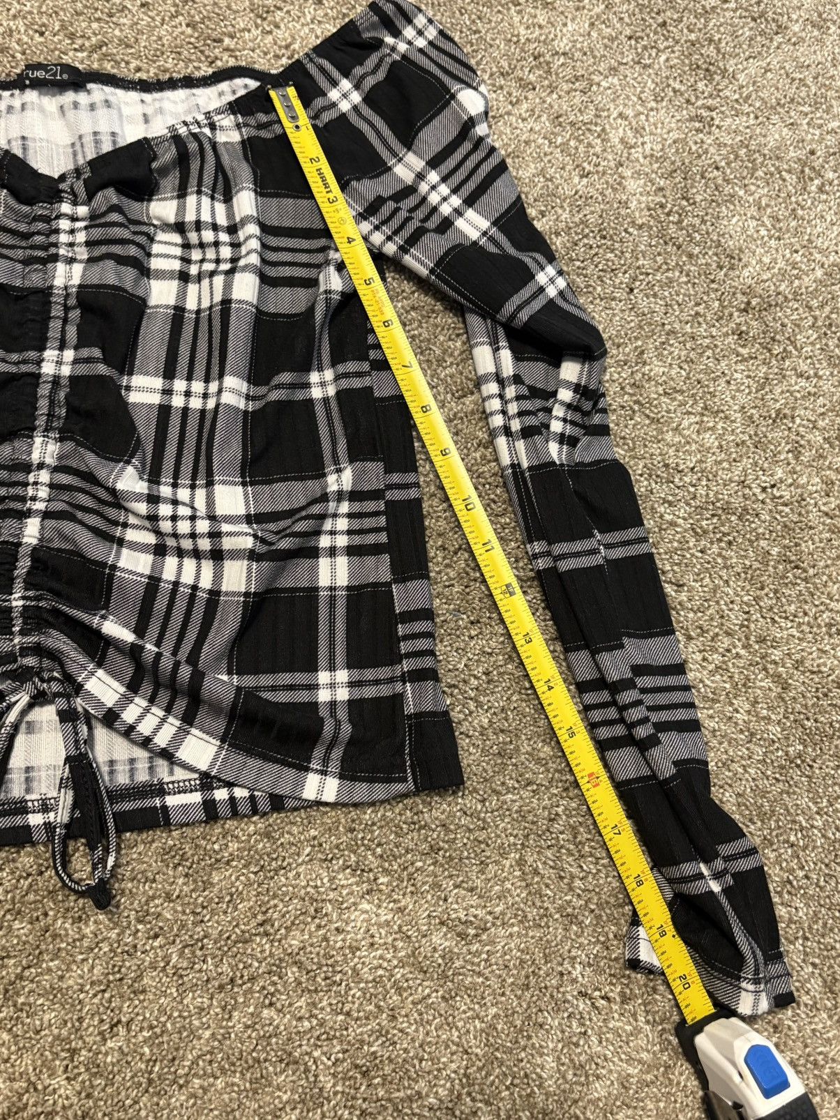 rue21 (Rue 21) Plaid CinchOff the Shoulder Long Sleeve: Size Large Size L / US 10 / IT 46 - 5 Thumbnail