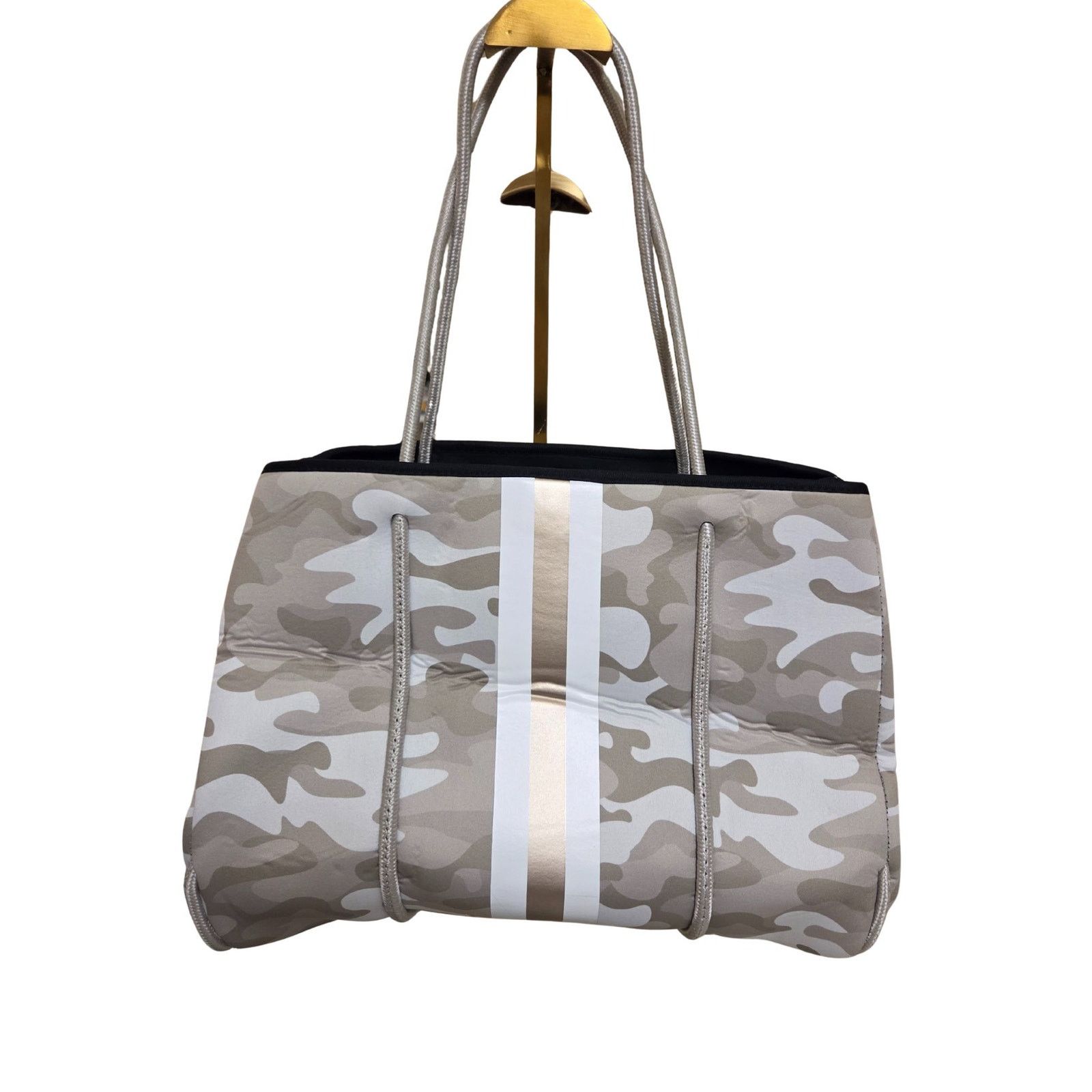 Nordstrom Haute Shore Camo Neoprene Tote w/ Wallet – NWT Size ONE SIZE - 2 Thumbnail
