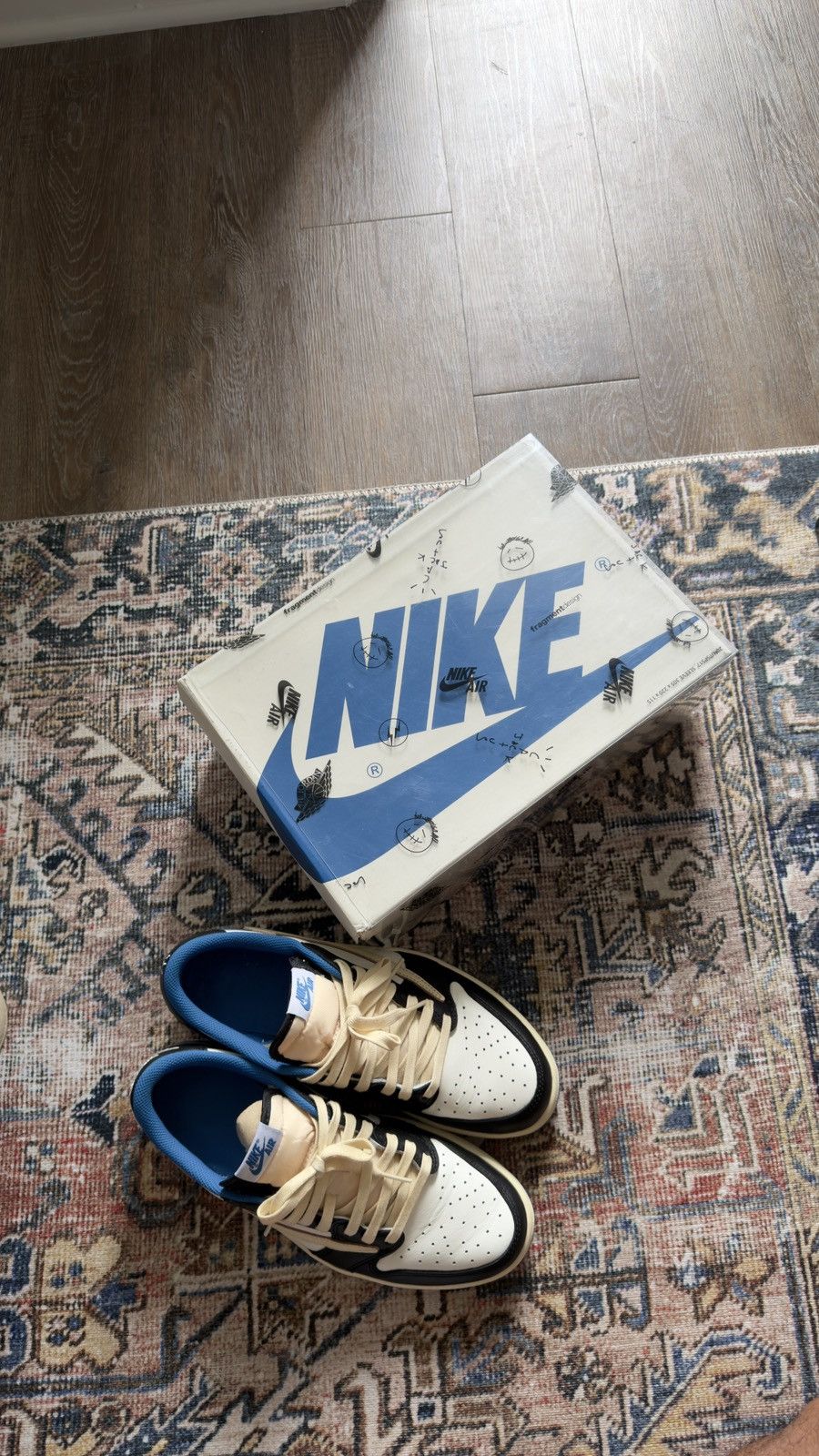 Fragment Design × Jordan Brand Air jordan 1 low fragment x Travis scott Size US 9 / EU 42 - 3 Thumbnail