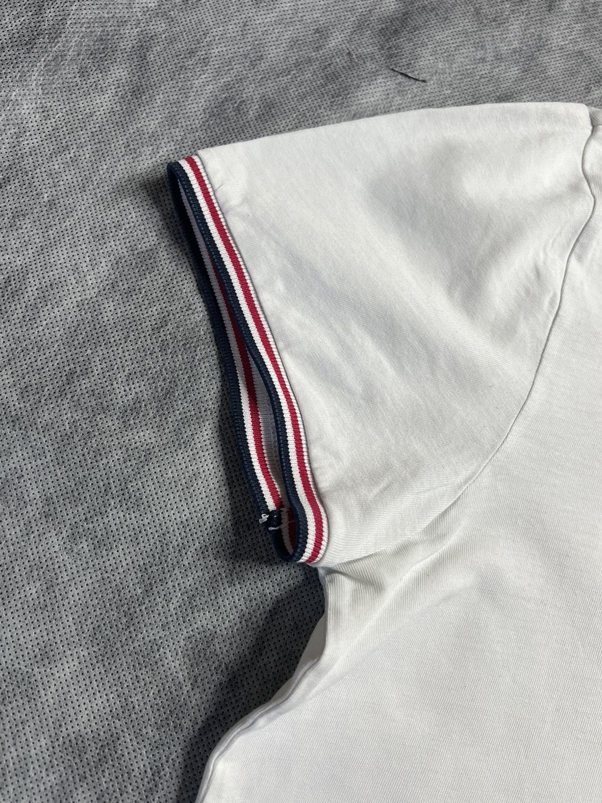 Moncler Vintage Moncler White Tee Shirt Size US M / EU 48-50 / 2 - 4 Thumbnail