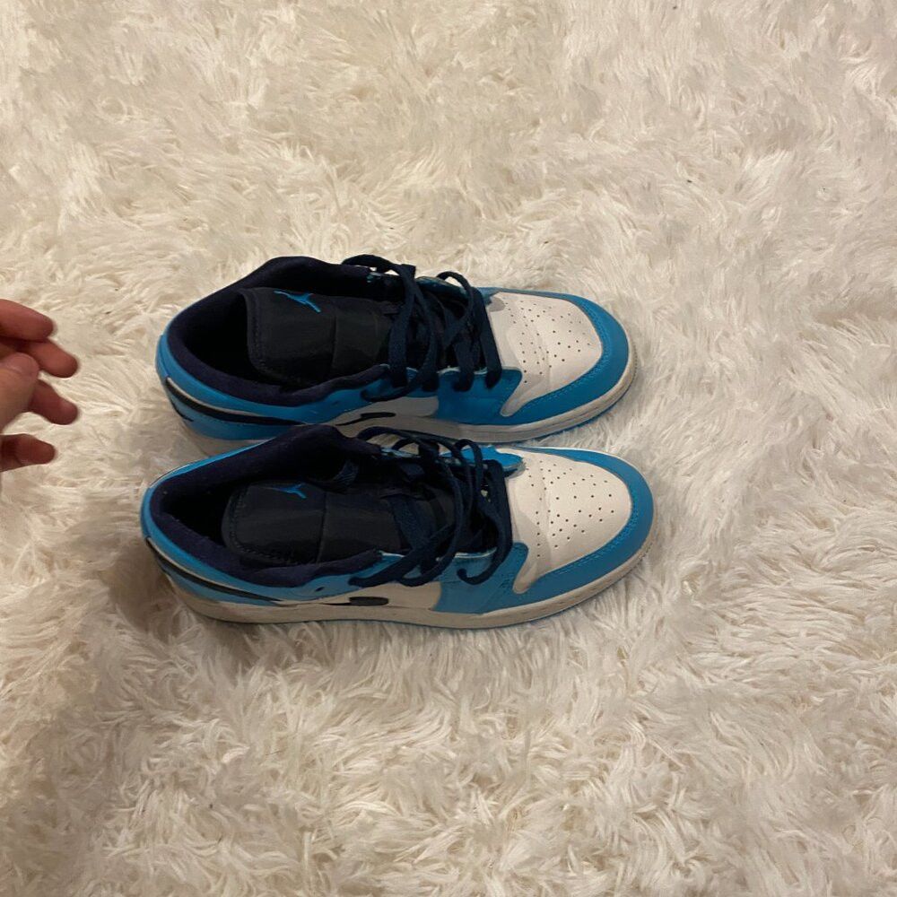 Nike Nike Air Jordan 1 Low UNC Powder Blue Sneakers, Size 6Y / 7 Size US 7.5 / IT 37.5 - 5 Thumbnail