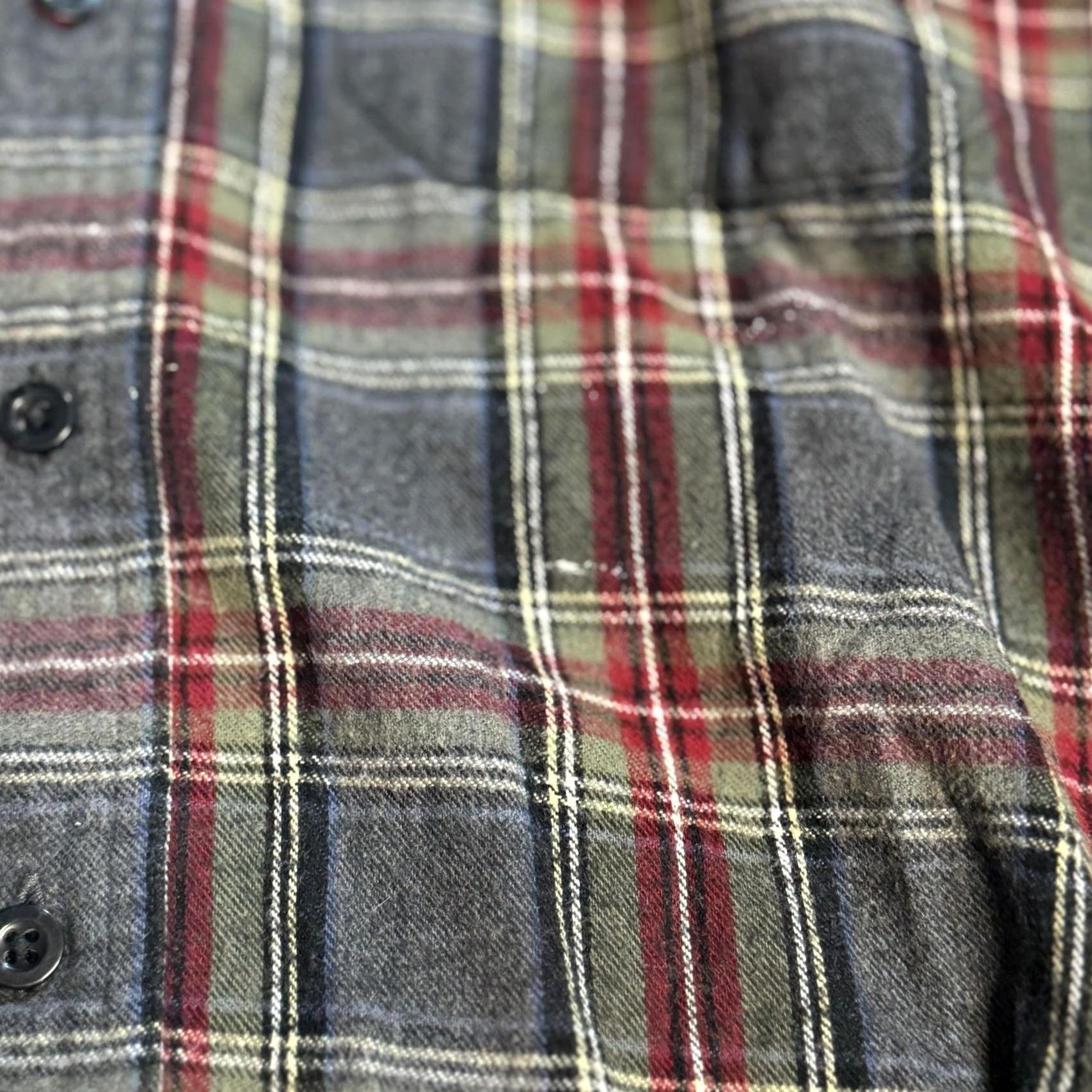 Vintage VINTAGE? No. LL Bean Shirt Mens M Gray Red Plaid Flannel Long Sleeve Button Down Casual Men's Shirt Size US M / EU 48-50 / 2 - 6 Thumbnail