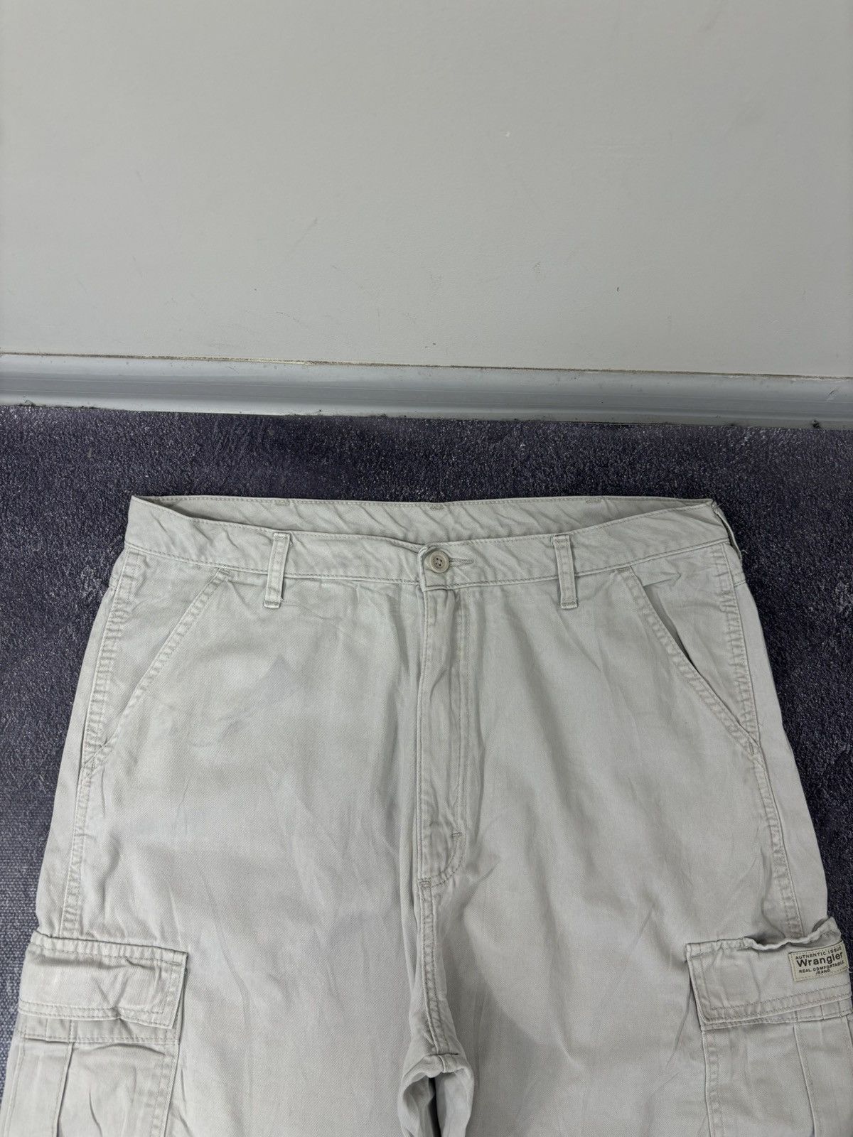 Vintage Vintage Wrangler Y2K Military Beige Work Hype Cargo Shorts Size US 36 / EU 52 - 8 Thumbnail