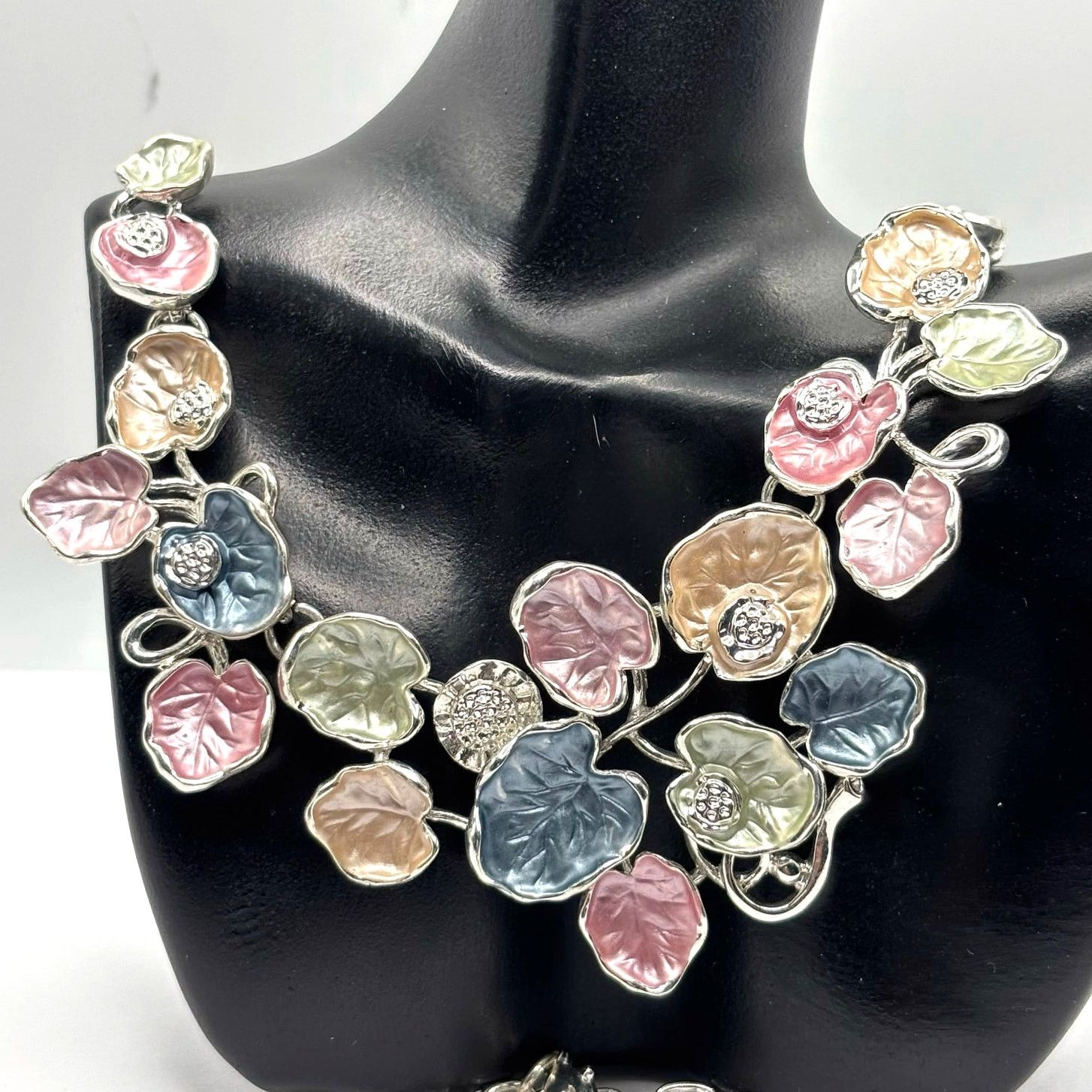 Other Y2K Pink & Silver Leaf Necklace Size ONE SIZE - 1 Thumbnail