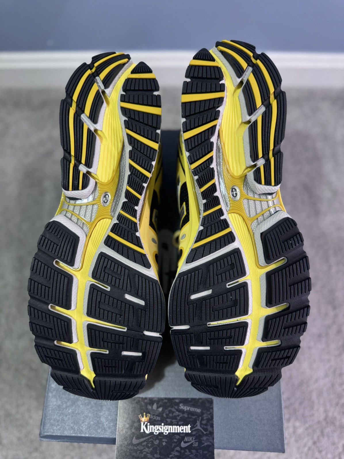 New Balance New Balance 1890 Star Burst Black size 10.5 men’s DS Size US 10.5 / EU 43-44 - 4 Thumbnail