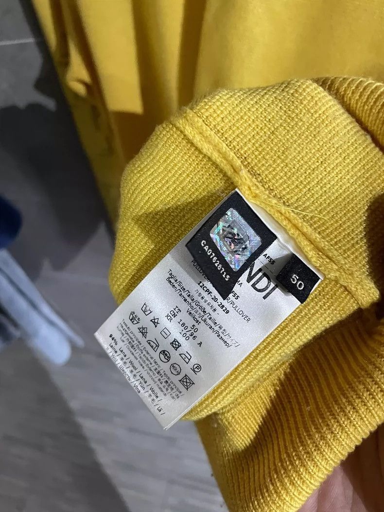 Fendi Fendi Yellow Wool Sweater with Lettering Size US M / EU 48-50 / 2 - 6 Thumbnail