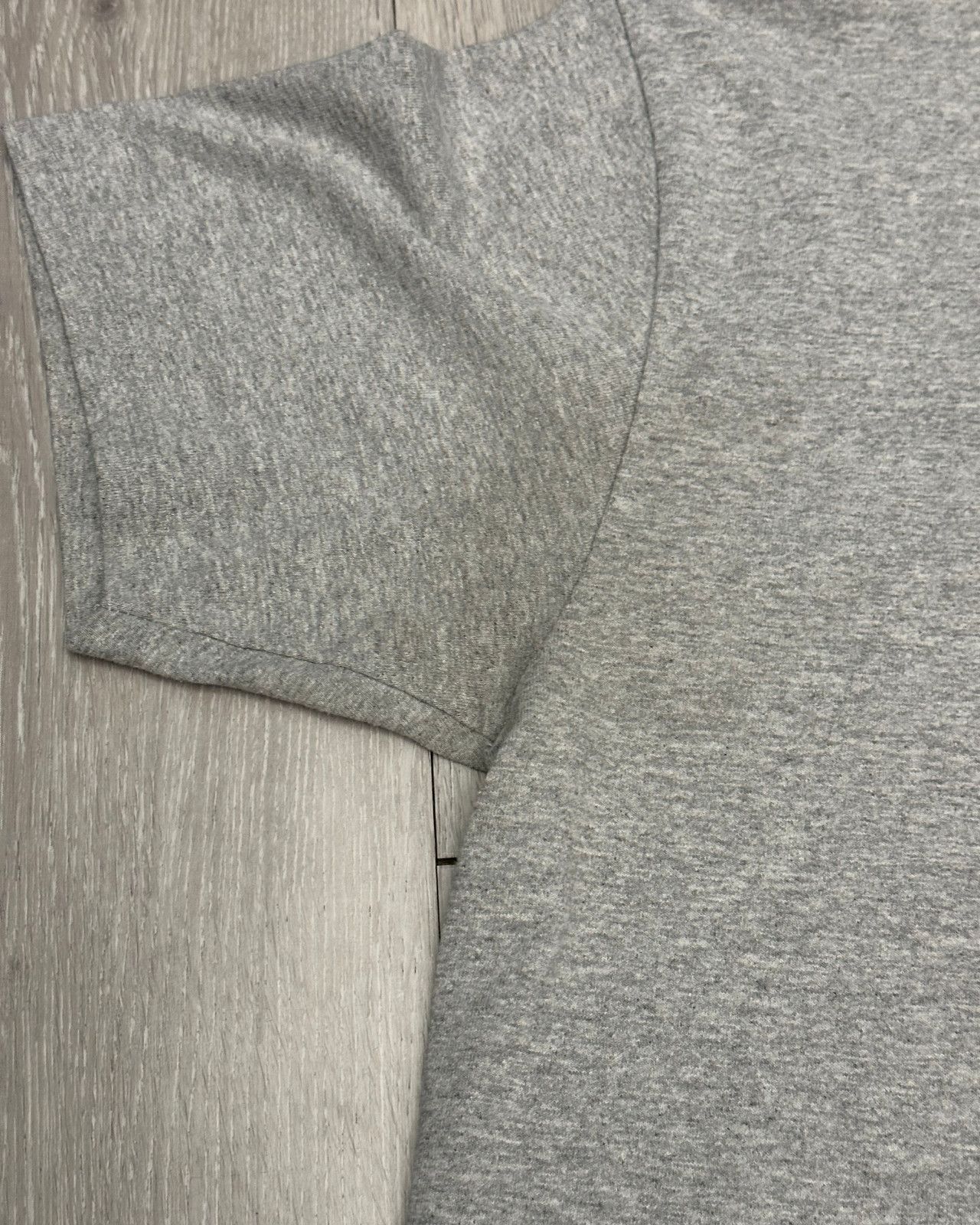 Nike Vintage Y2K Nike Embroidered Swoosh Gray T-Shirt Size Medium Size US M / EU 48-50 / 2 - 8 Thumbnail
