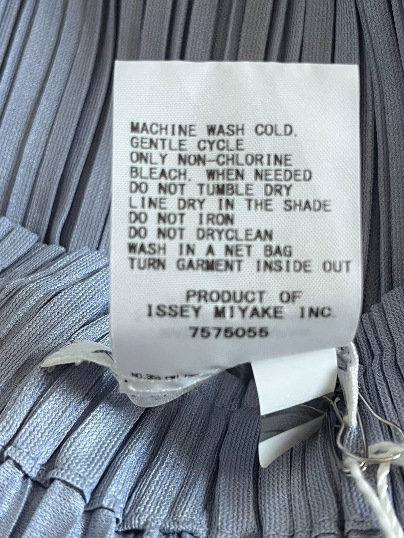 Issey Miyake Issey Miyake size:4 Blue-gray pleated trousers Size 22" - 4 Thumbnail