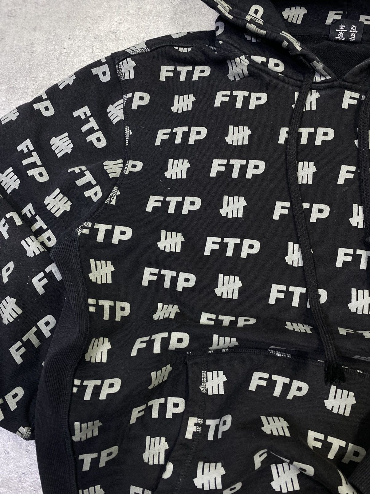 Fuck The Population × Undefeated FTP X undefeated fuckthepopulation hoodie all over OG Size US L / EU 52-54 / 3 - 2 Thumbnail