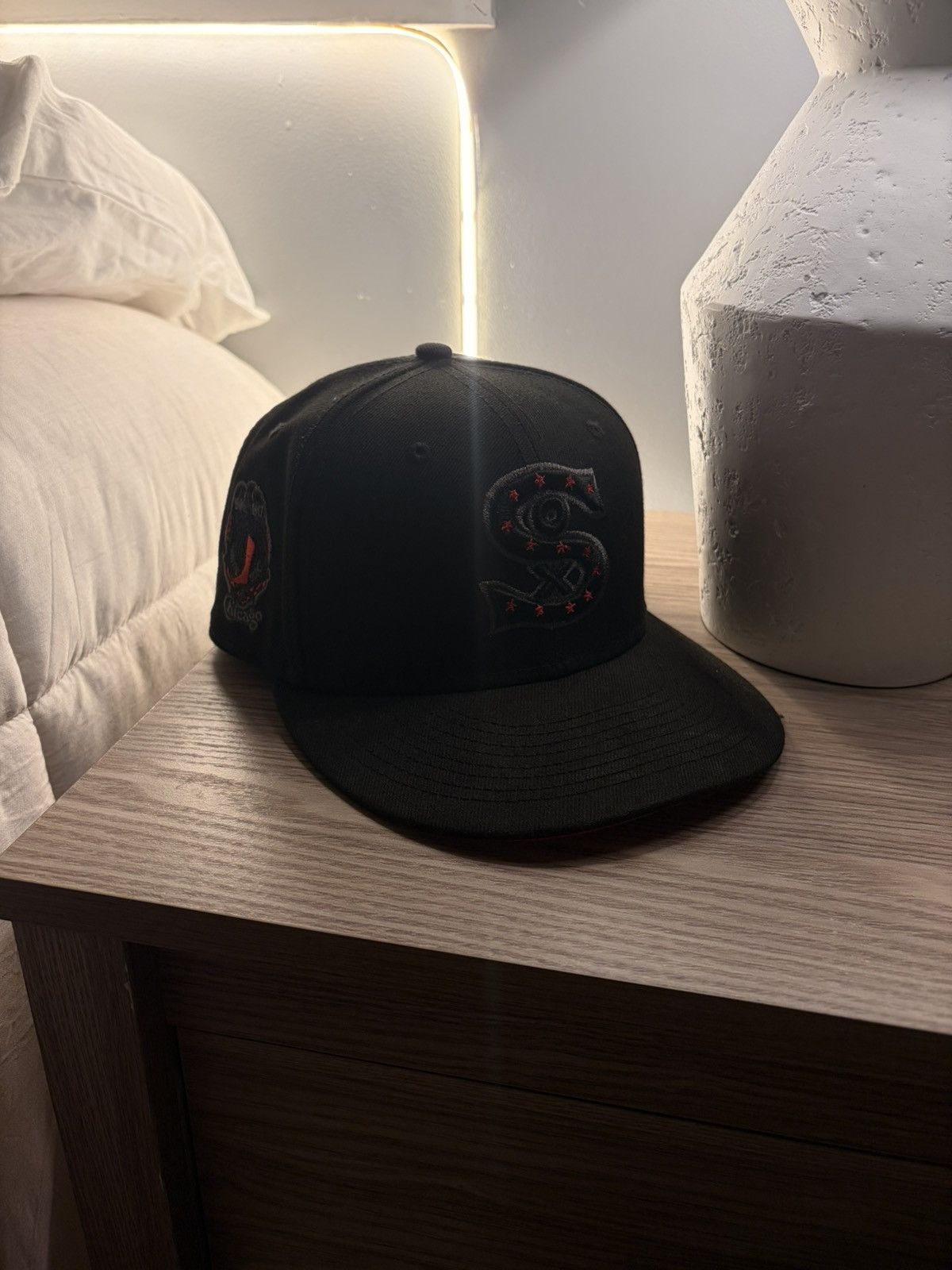 New Era New Era 59FIFTY Chicago White Sox Black Cap Size 7 Size 30 - 1 Thumbnail