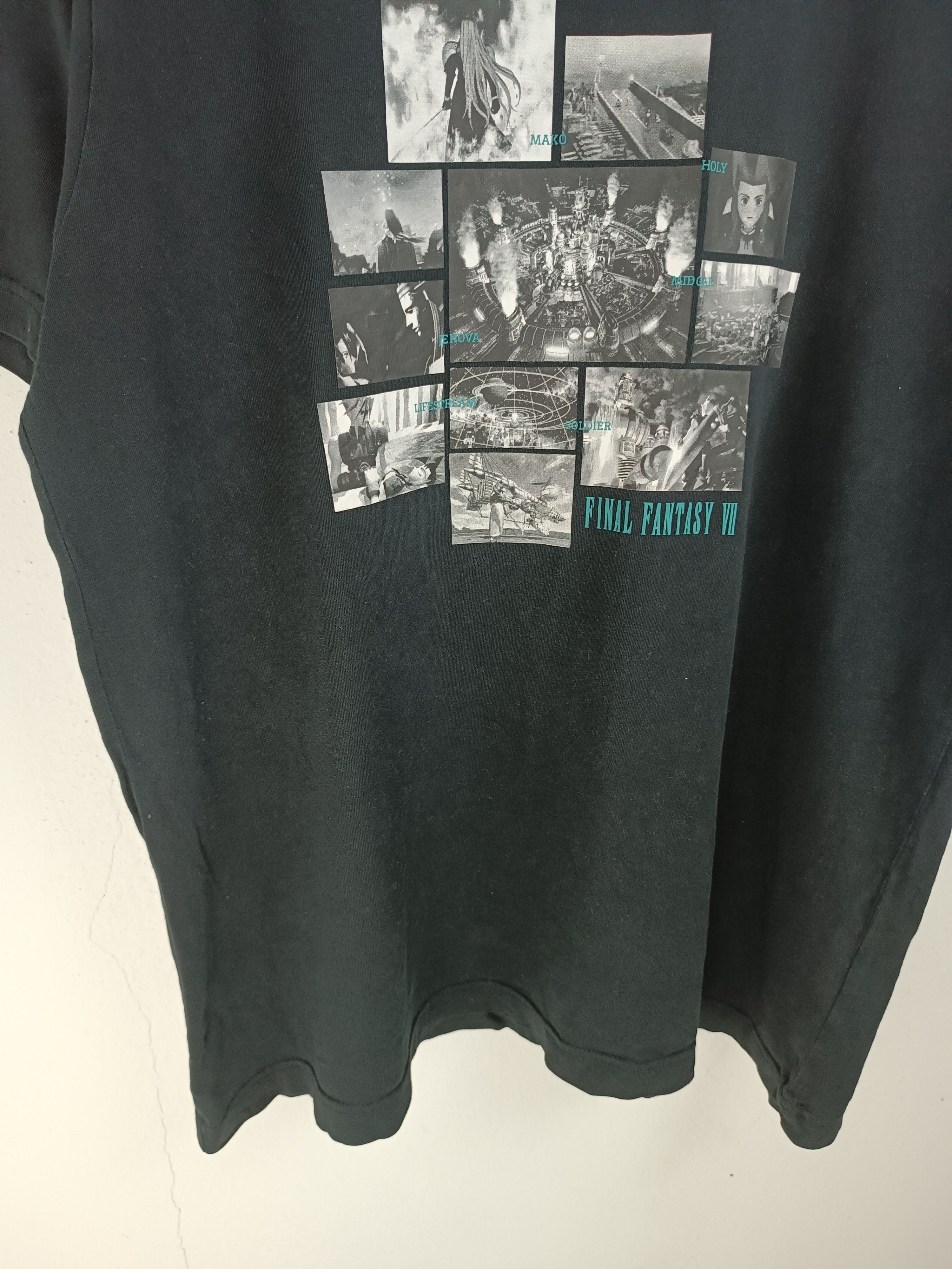 Playstation VINTAGE FINAL FANTASY VII UNIQLO GAME KINGDOM HEARTS DMC PS5 Size US XL / EU 56 / 4 - 6 Thumbnail