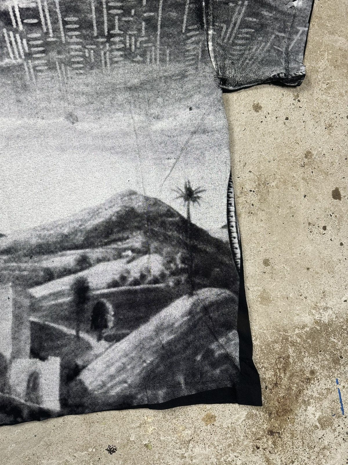 Band Tees Vintage 1994 House of Spirits All Over Print Tee T Shirt Size US XL / EU 56 / 4 - 13 Thumbnail