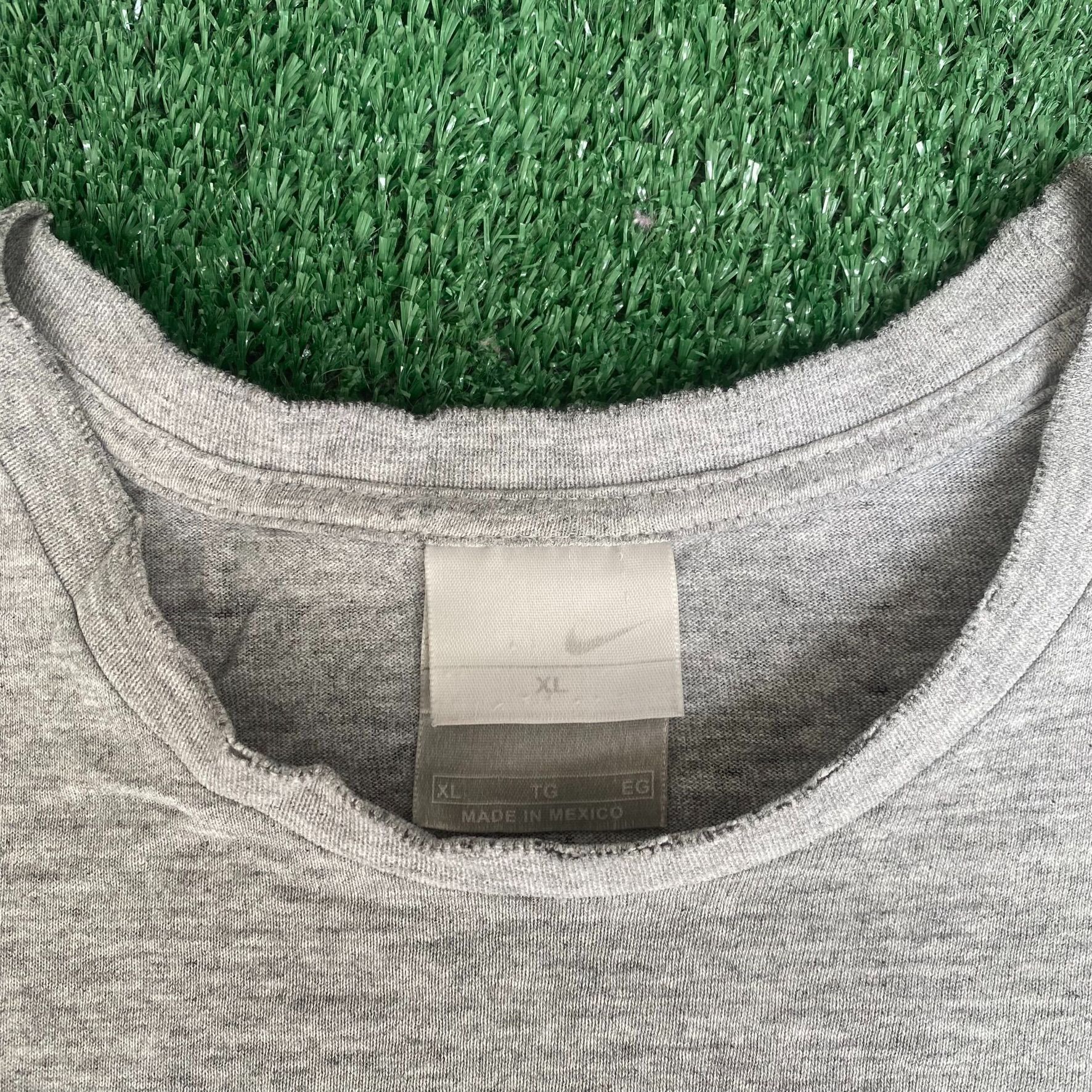 Nike Vintage Y2K Nike Cortez Shirt Retro Sneaker Logo Tee Size US XL / EU 56 / 4 - 4 Thumbnail