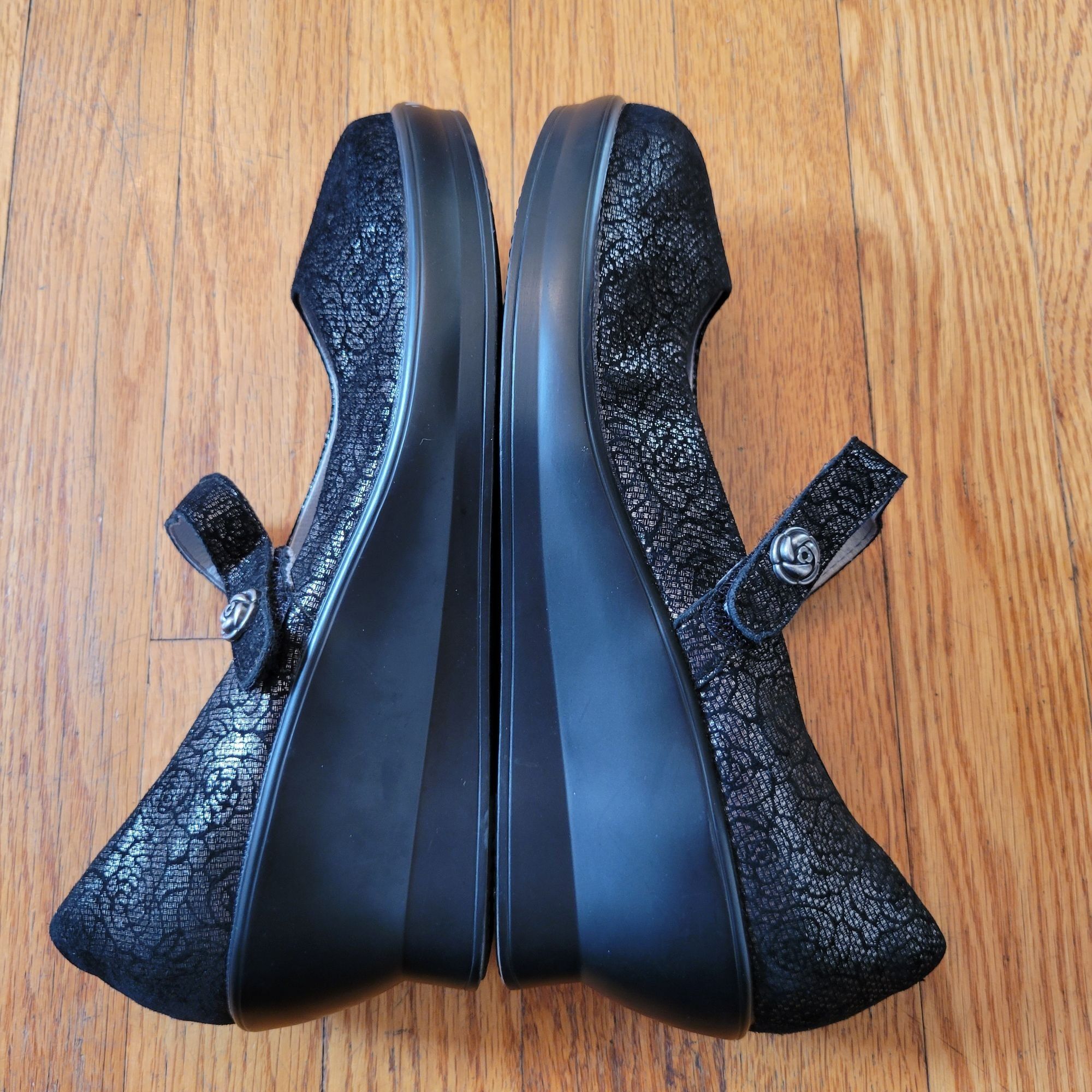 Vintage Alegria Black Metallic Floral Rose Leather Mary Jane Wedge H Size US 8.5 / IT 38.5 - 6 Thumbnail