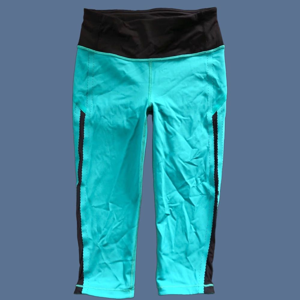 Lululemon Lululemon Cropped Capri Leggings Teal & Black Women's Size 4 Yoga Cropped Inseam 17.5" Activewear Size 27" / US 4 / IT 40 - 1 Thumbnail