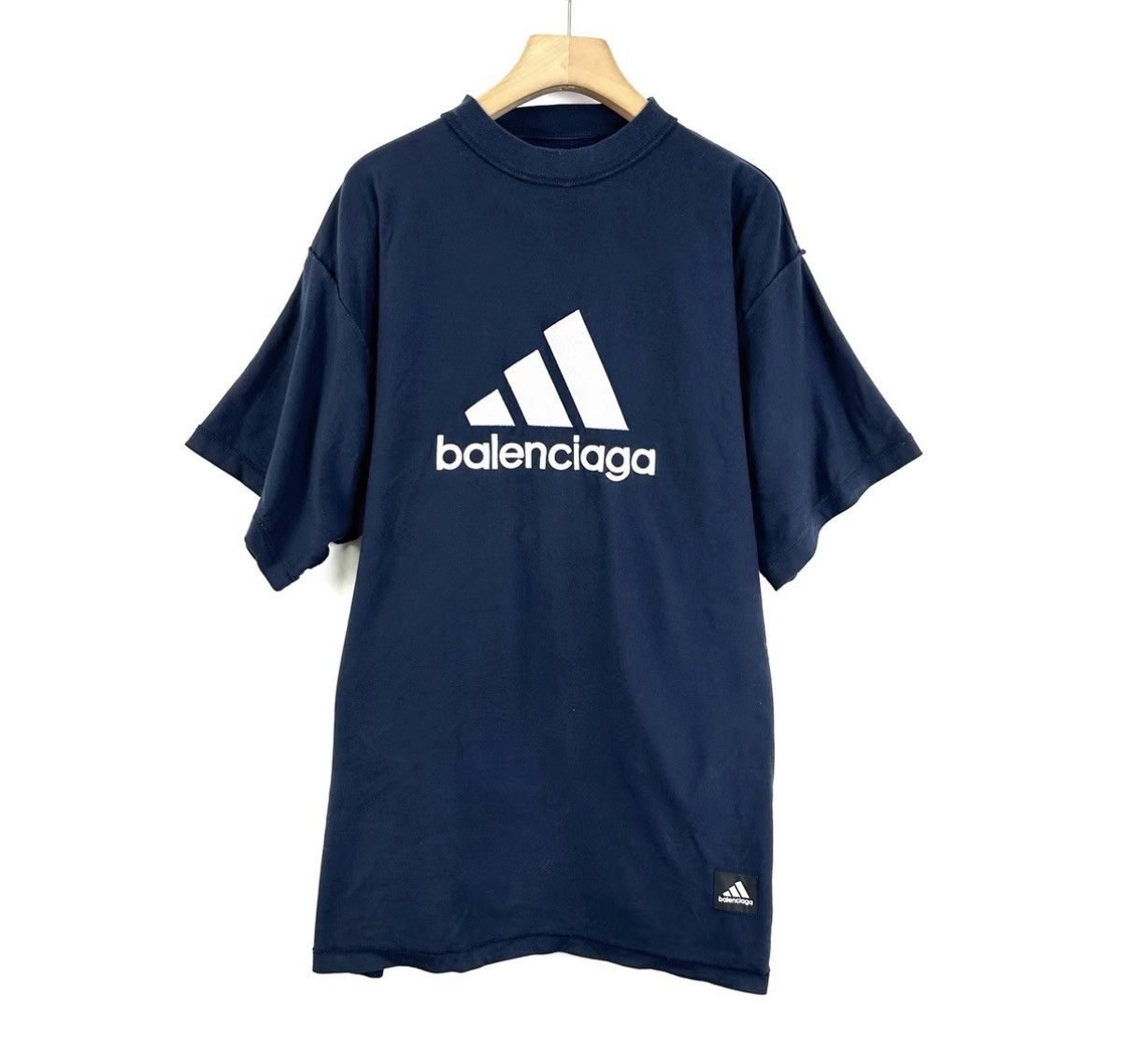 Balenciaga Balenciaga x Adidas Navy Short Sleeve T-Shirt K12 Size US M / EU 48-50 / 2 - 1 Thumbnail