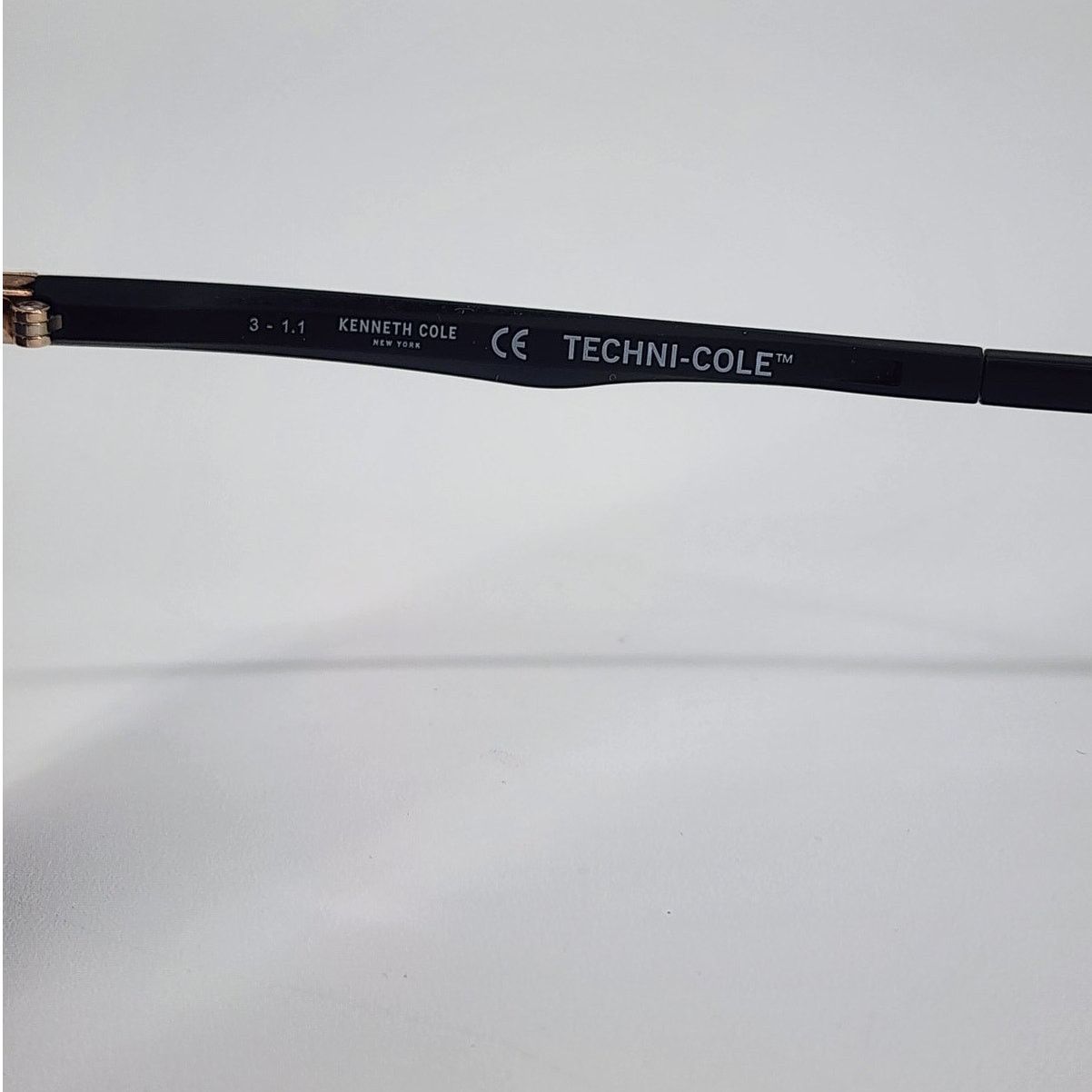 Kenneth Cole Kenneth Cole New York Gold Polarized Aviator Sunglasses Size ONE SIZE - 6 Thumbnail