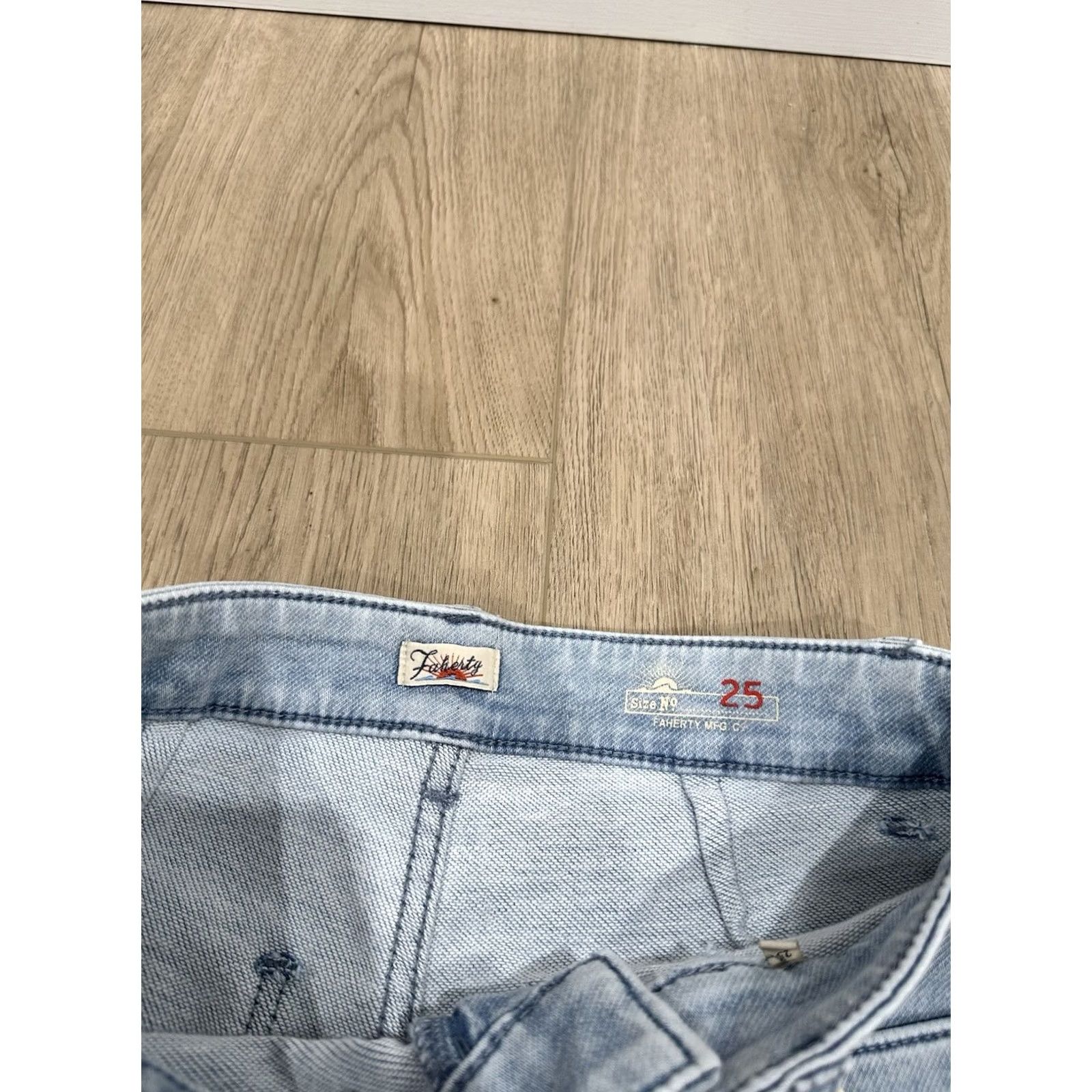 Faherty NWT Faherty Jeans Wide-Leg Patch Pocket Cotton Blend 25 Blue Womens Size 42" / US 20 - 7 Thumbnail