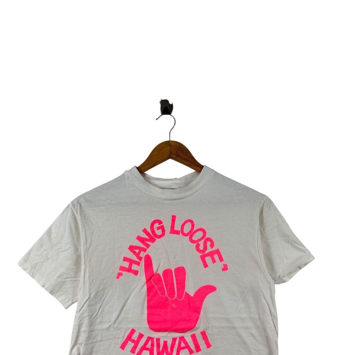 Vintage Vintage 90’ HAWAII HANG LOOSE Hand Gesture Symbol Tee Shirt Size US M / EU 48-50 / 2 - 2 Thumbnail