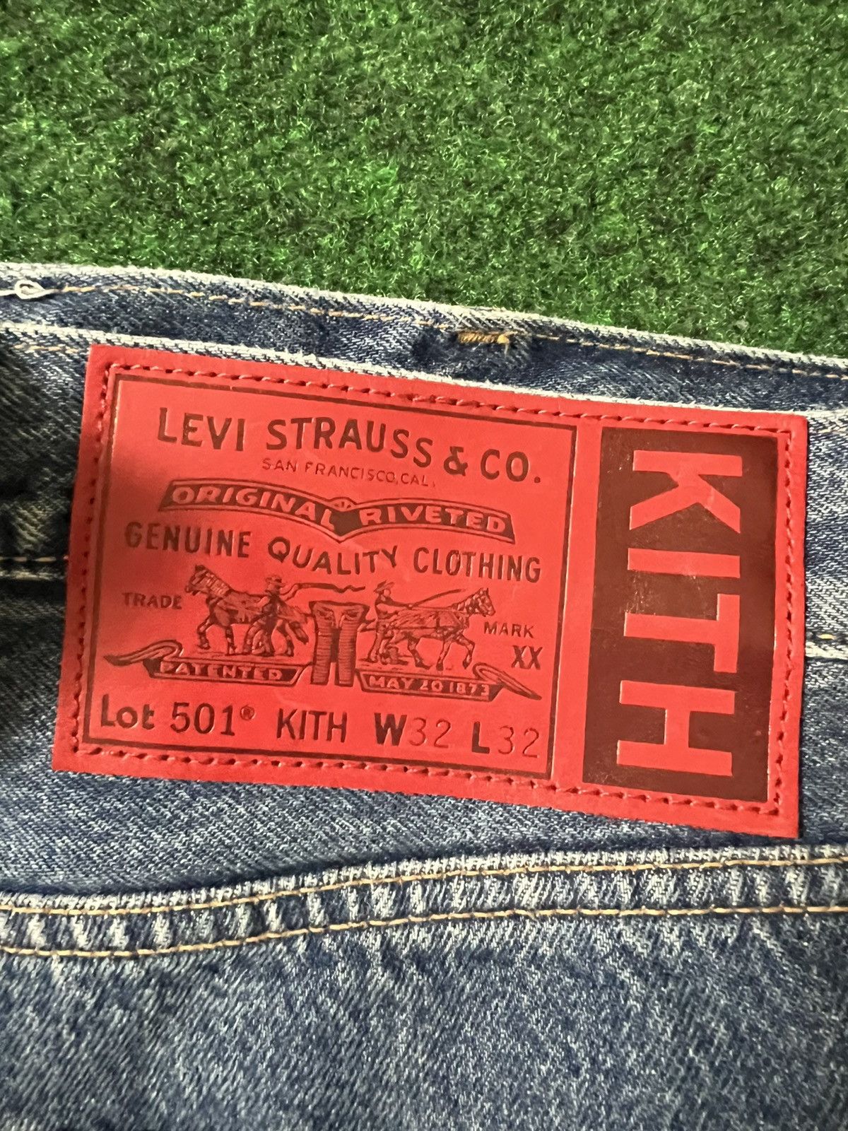 Kith × Levi's KITH x Levi’s Strawberry Fields 501 Jeans 32x32 Size US 32 / EU 48 - 2 Thumbnail