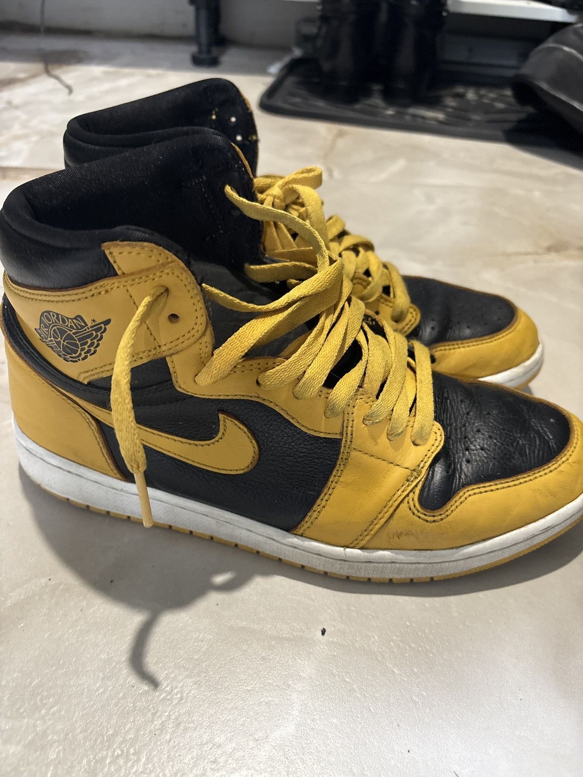 Jordan Brand Jordan 1 Retro High Pollen Size US 9.5 / EU 42-43 - 2 Thumbnail