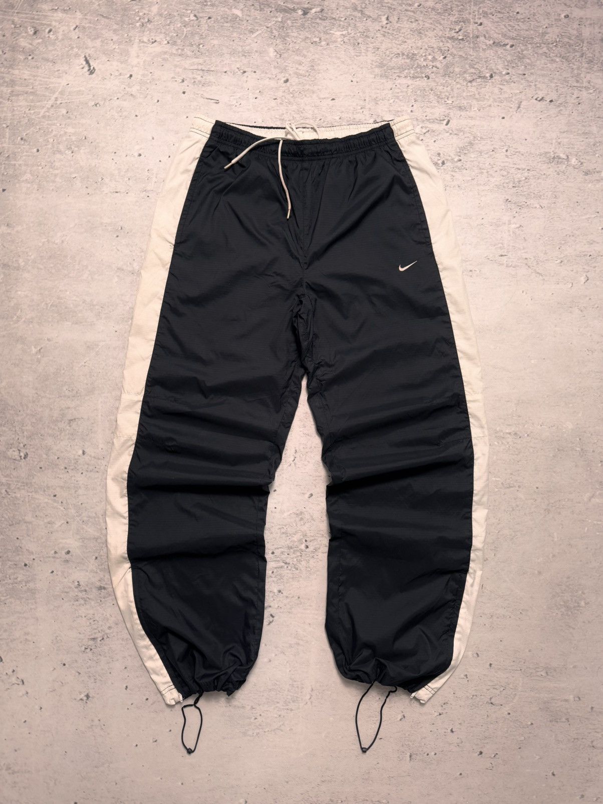 Nike × Vintage NIKE VINTAGE BASIC LOGO OVERSIZE BAGGY PANTS Size US 34 / EU 50 - 1 Thumbnail