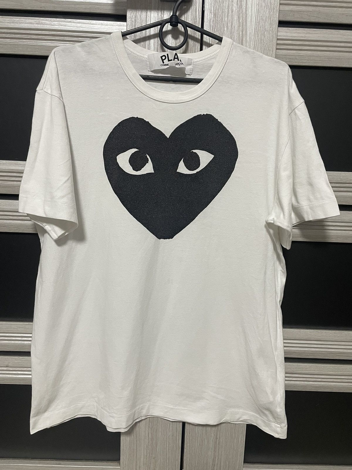 Comme des Garcons × Comme des Garcons PLAY PLAY Comme des Garçons Tee Big Logo Heart T-Shirt Size US XL / EU 56 / 4 - 1 Thumbnail