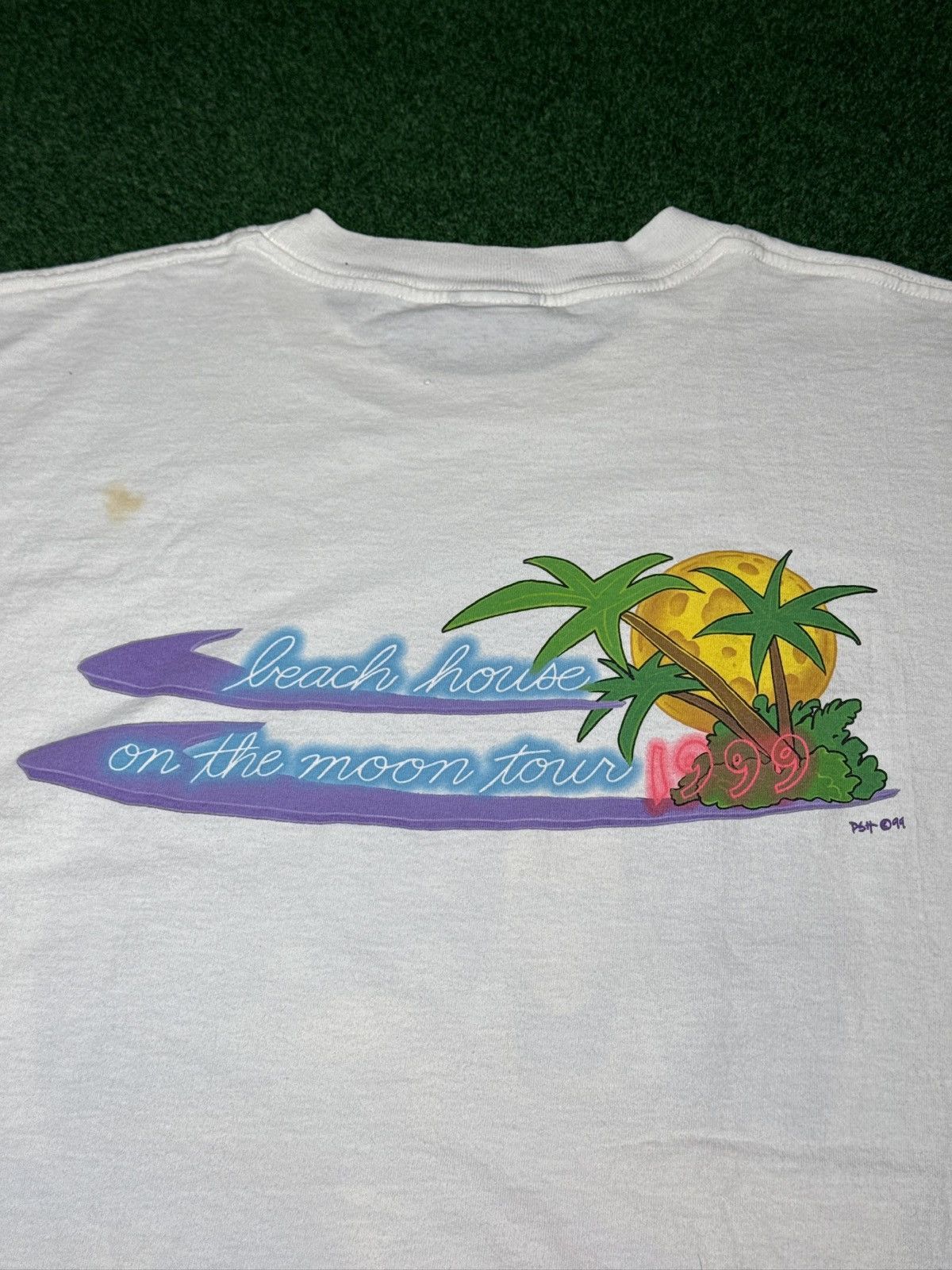 Giant Jimmy Buffet Beach House On The Moon L/XL 22x30 T Shirt Size US XL / EU 56 / 4 - 6 Thumbnail